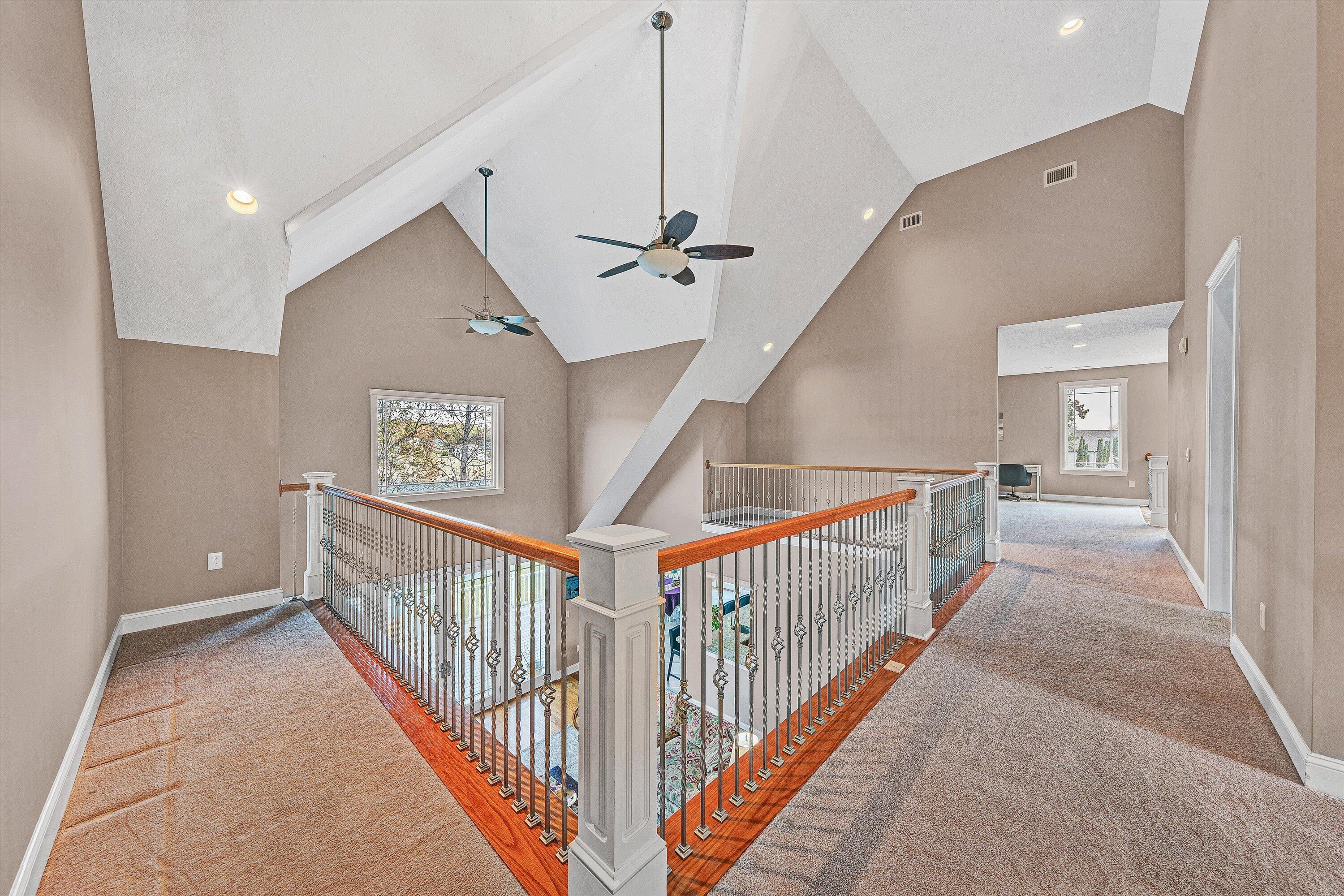 Moneta, Virginia, 24121, United States, 5 Bedrooms Bedrooms, ,6 BathroomsBathrooms,Residential,Active,1973555