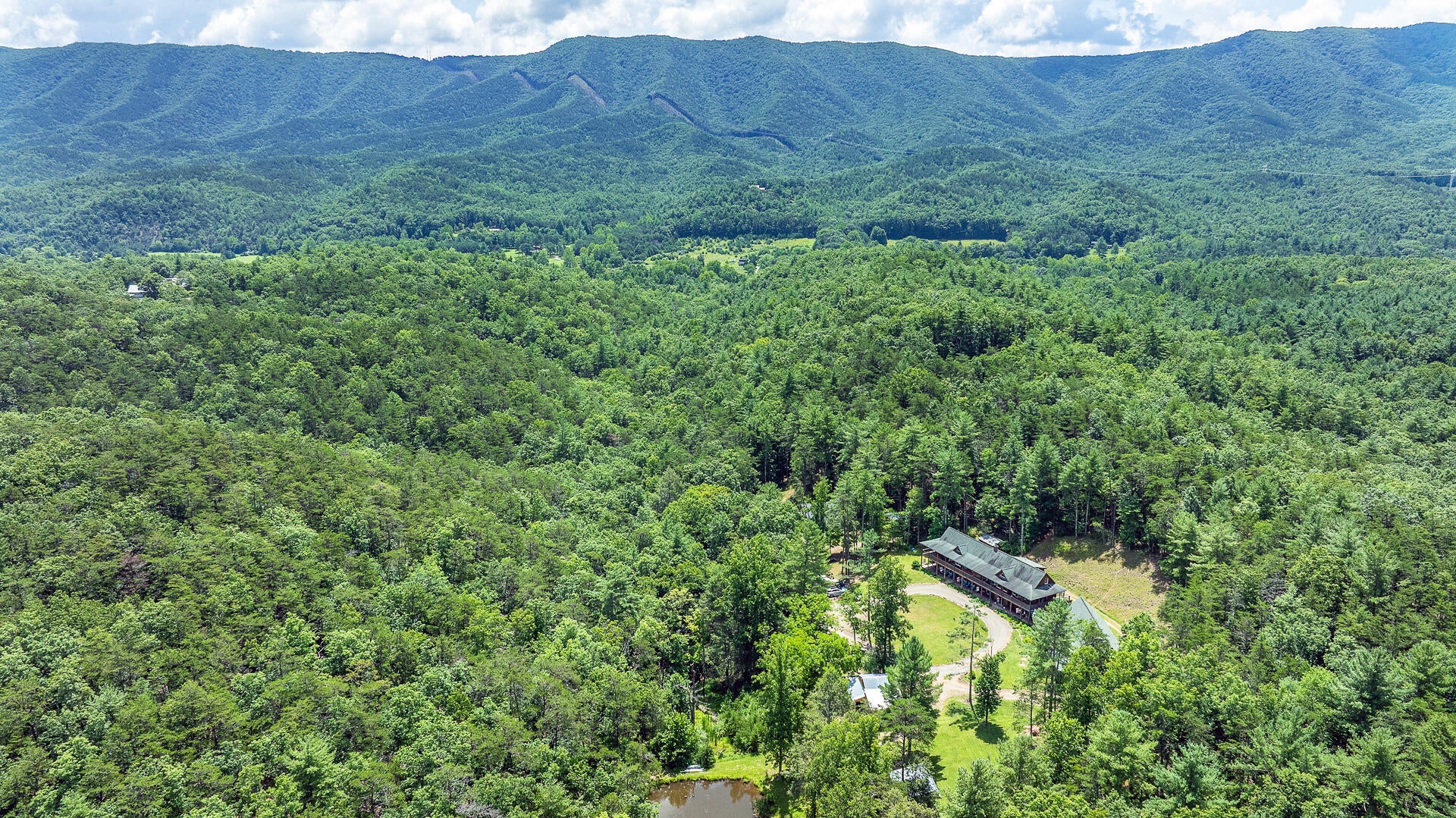 Catawba, Virginia, 24070, United States, 13 Bedrooms Bedrooms, ,15 BathroomsBathrooms,Residential,Active,1902950