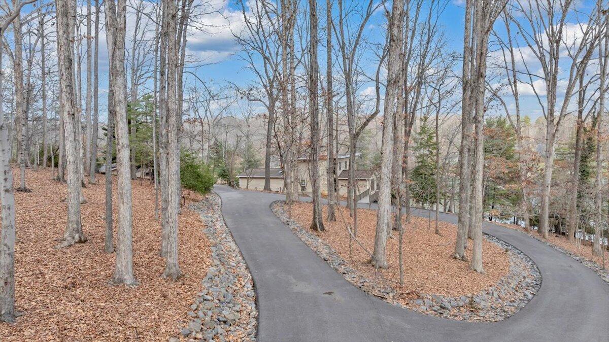 Huddleston, Virginia, 24104, United States, 5 Bedrooms Bedrooms, ,4 BathroomsBathrooms,Residential,Active,2023928