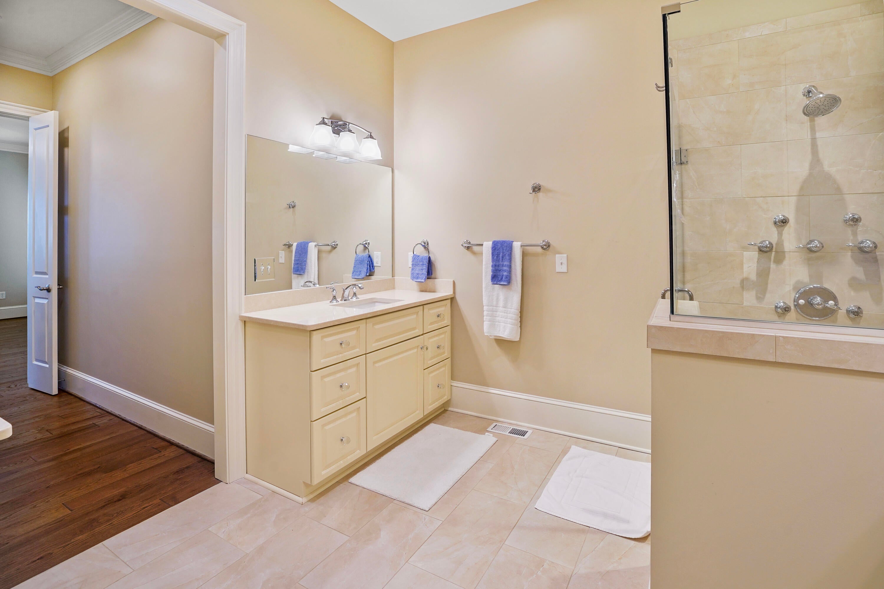 Penhook, Virginia, 24137, United States, 4 Bedrooms Bedrooms, ,5 BathroomsBathrooms,Residential,Active,1952443