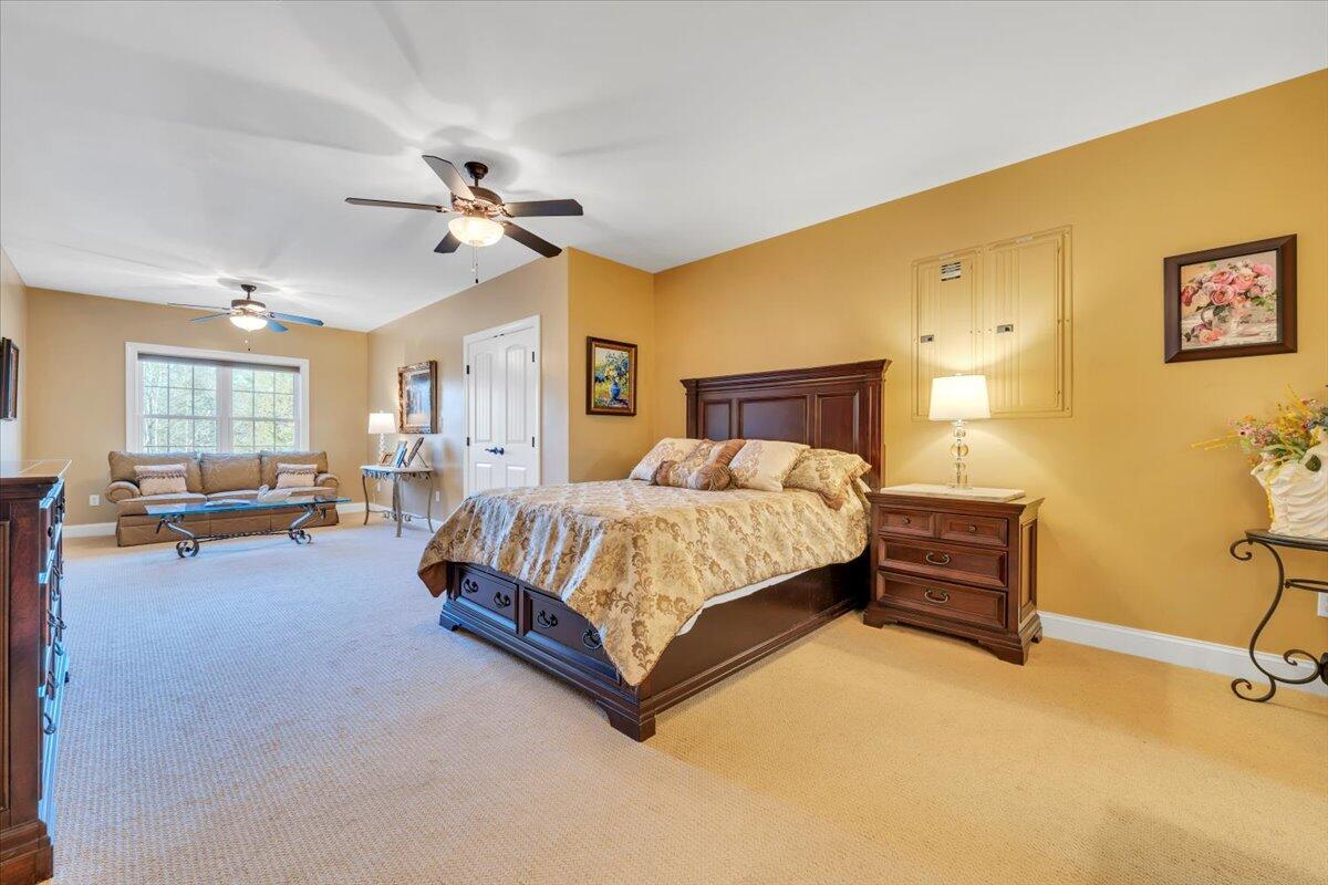 Roanoke, Virginia, 24014, United States, 4 Bedrooms Bedrooms, ,4 BathroomsBathrooms,Residential,Active,2001334