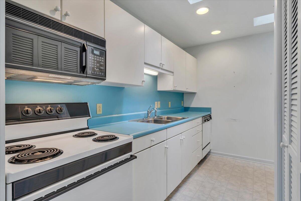 Huddleston, Virginia, 24104, United States, 5 Bedrooms Bedrooms, ,4 BathroomsBathrooms,Residential,Active,2023928