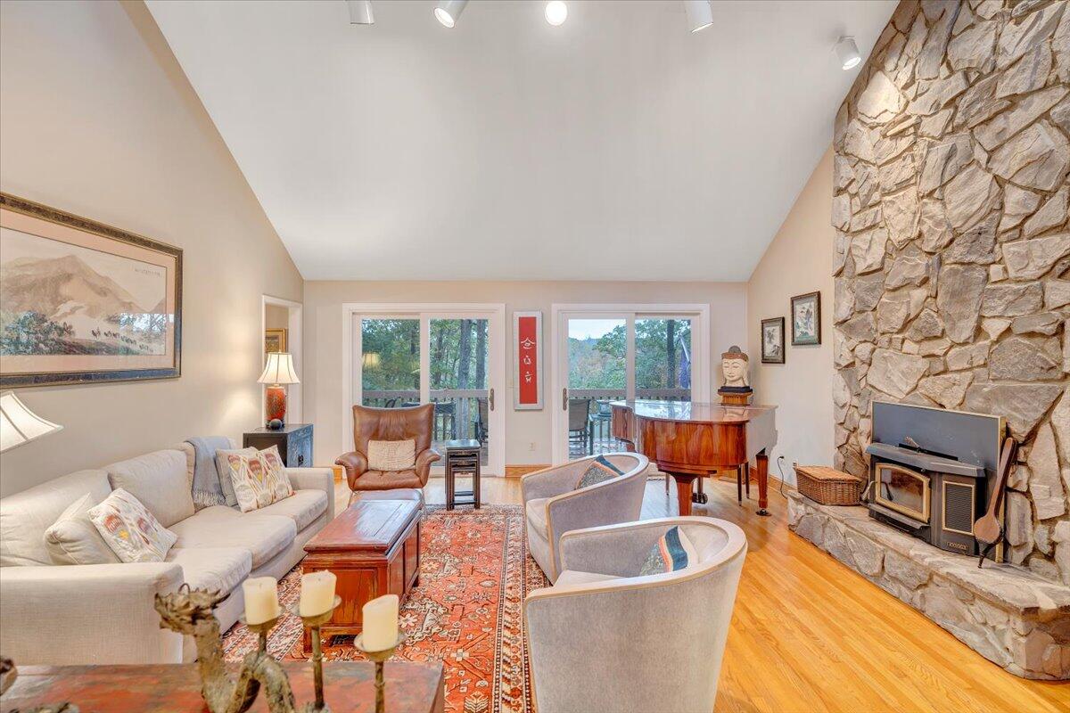 Wirtz, Virginia, 24184, United States, 4 Bedrooms Bedrooms, ,4 BathroomsBathrooms,Residential,Active,2007035