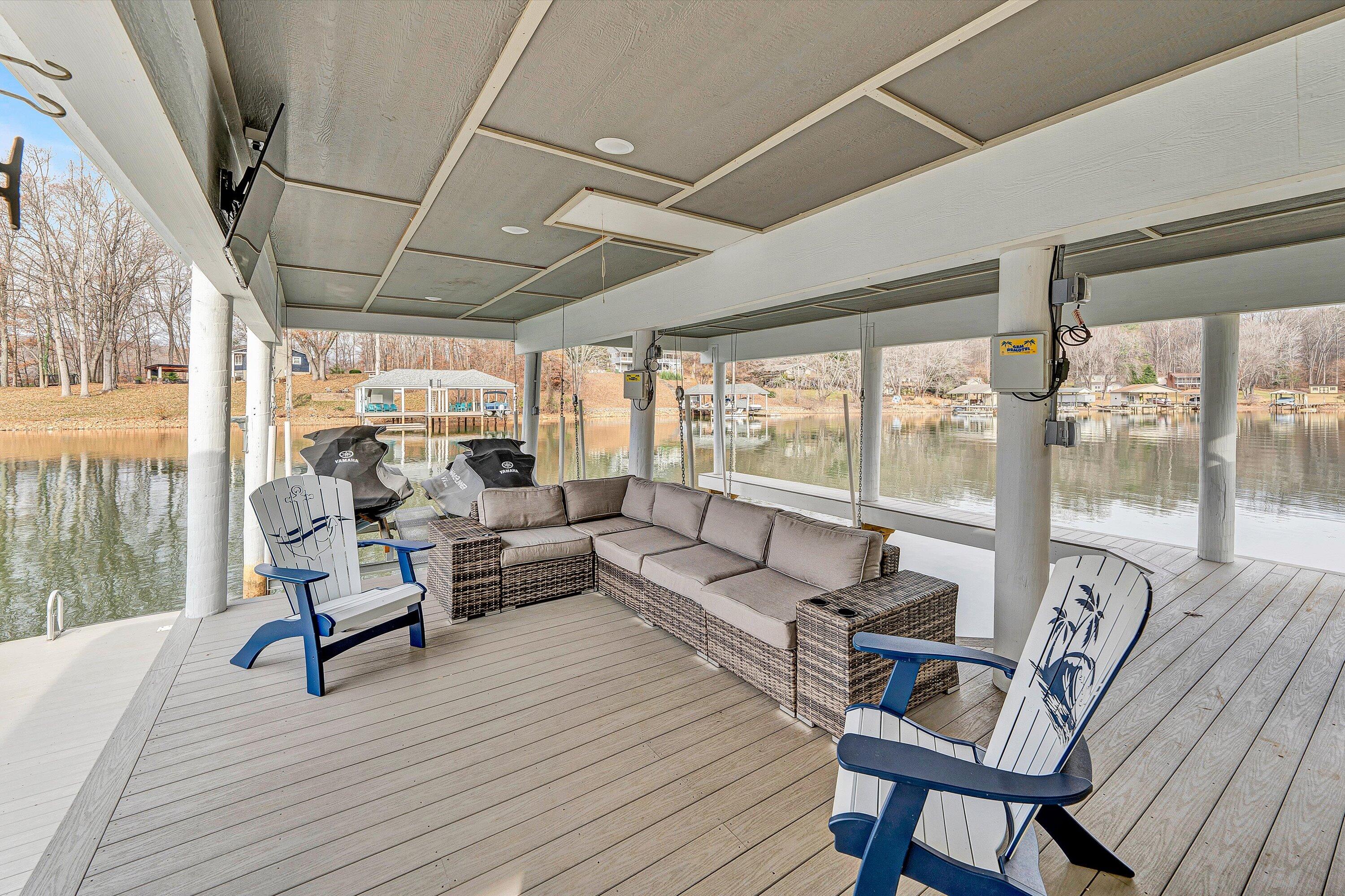 Wirtz, Virginia, 24184, United States, 5 Bedrooms Bedrooms, ,4 BathroomsBathrooms,Residential,Active,1998599