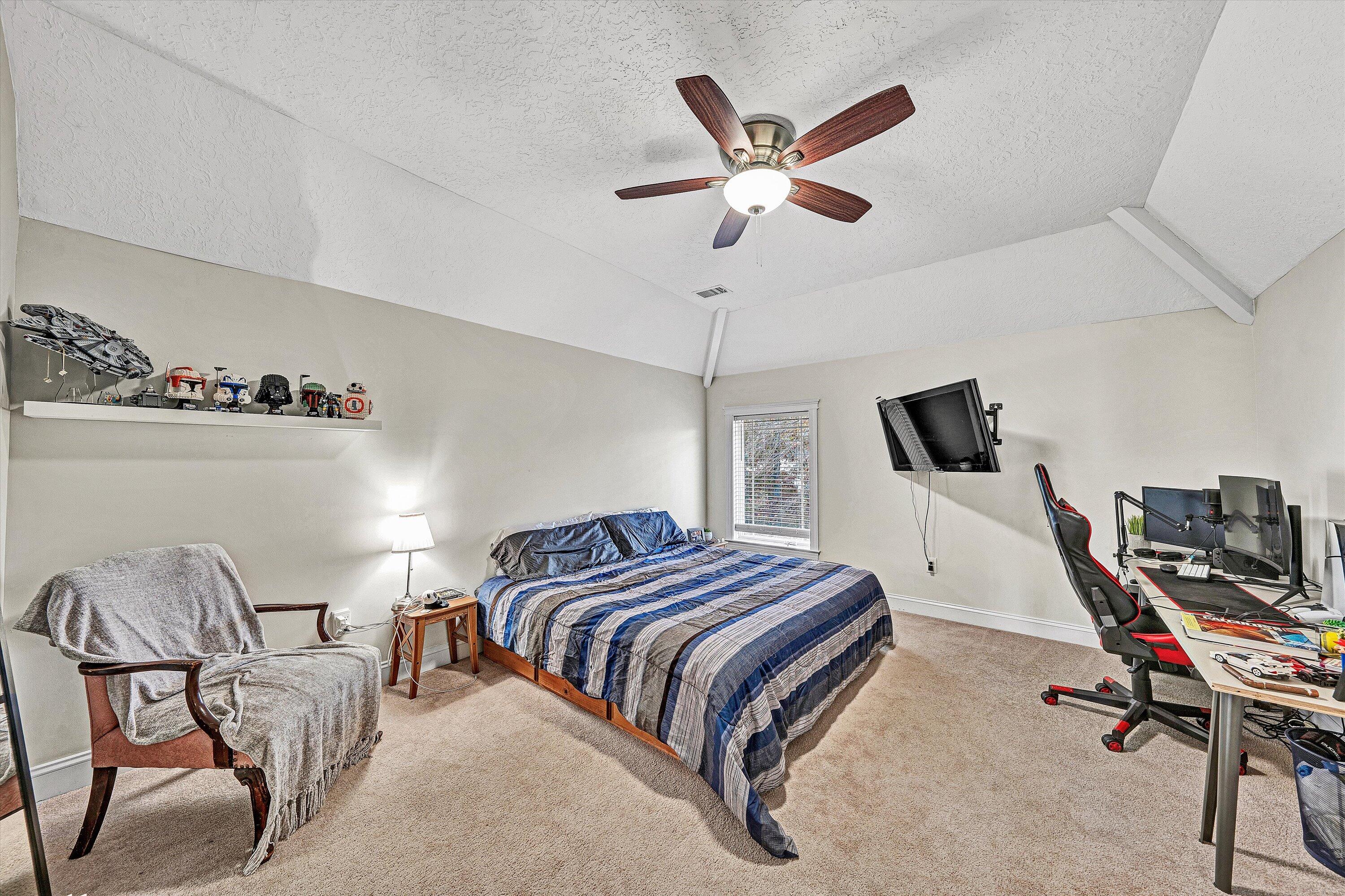 Moneta, Virginia, 24121, United States, 5 Bedrooms Bedrooms, ,6 BathroomsBathrooms,Residential,Active,1973555