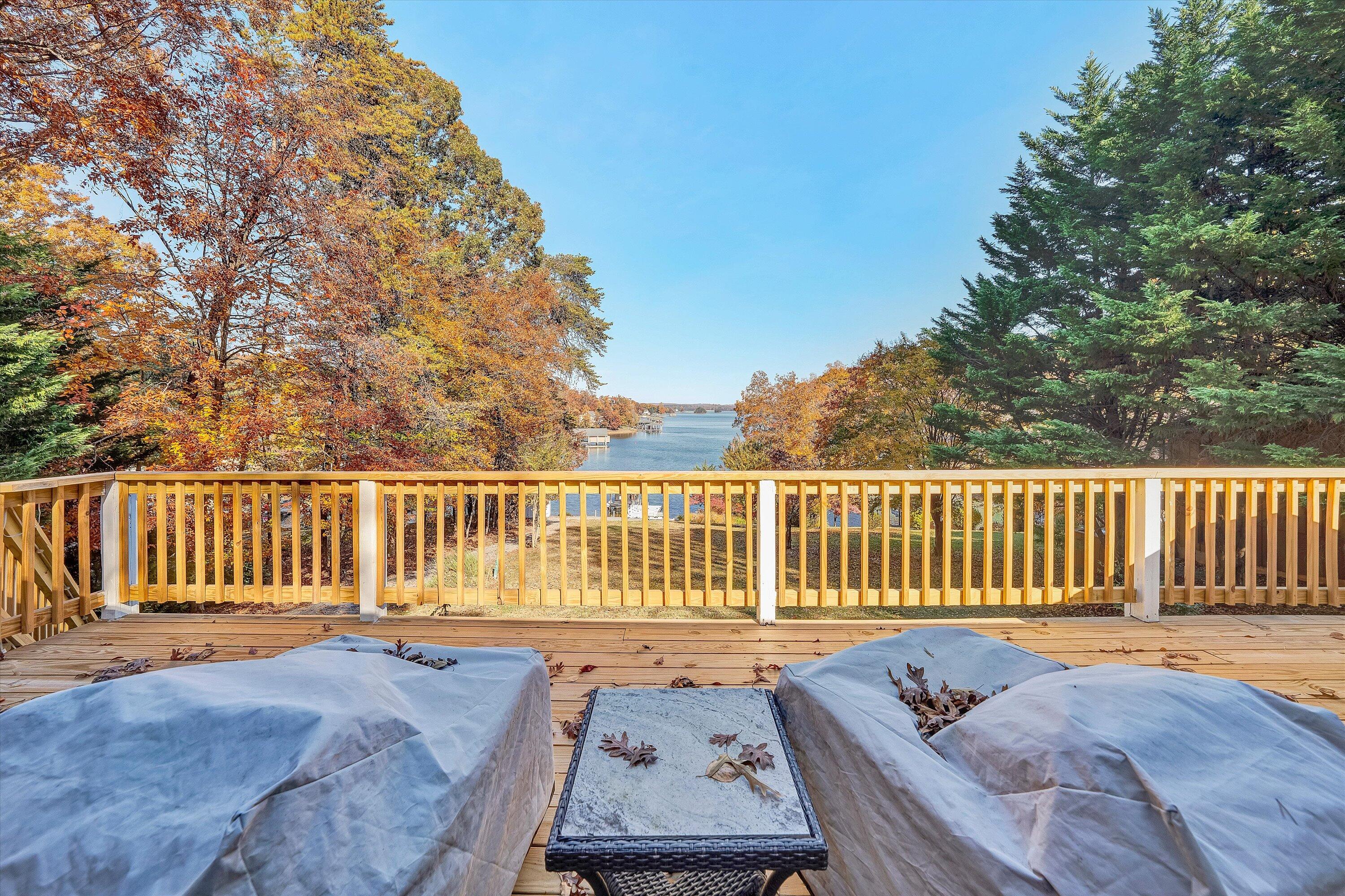 Moneta, Virginia, 24121, United States, 3 Bedrooms Bedrooms, ,3 BathroomsBathrooms,Residential,Active,1988476