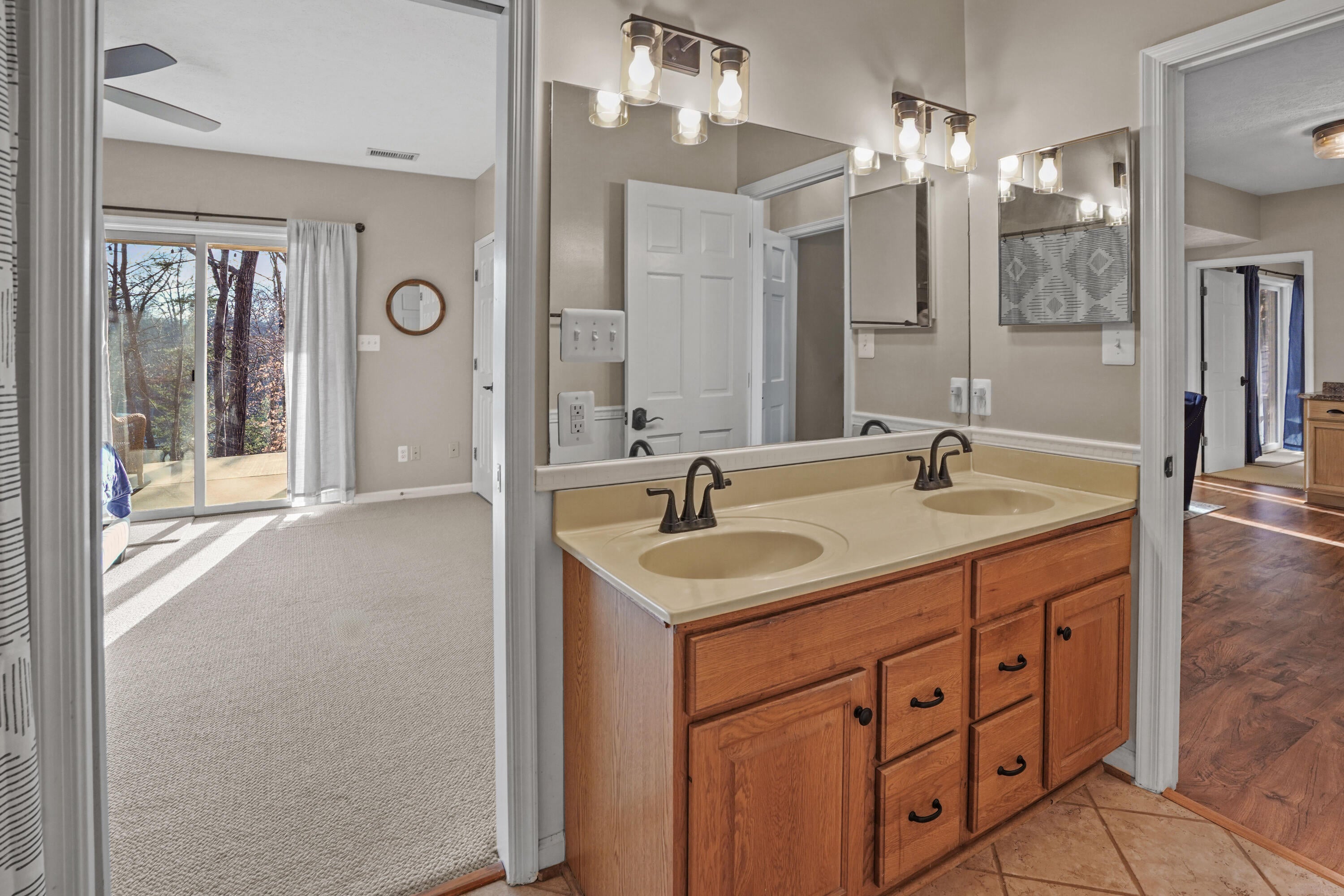 Moneta, Virginia, 24121, United States, 4 Bedrooms Bedrooms, ,3 BathroomsBathrooms,Residential,Active,2010155