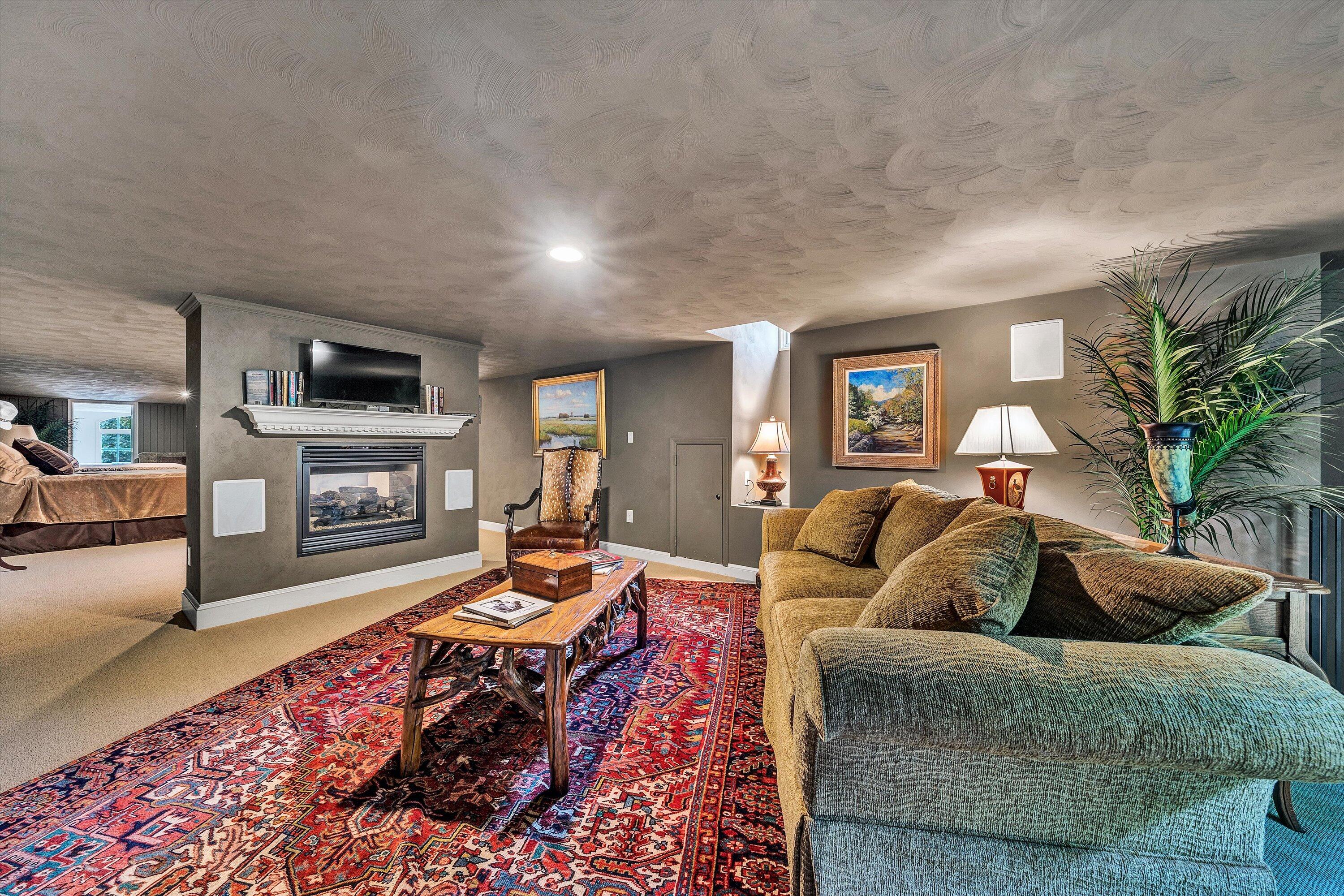 Moneta, Virginia, 24121, United States, 5 Bedrooms Bedrooms, ,9 BathroomsBathrooms,Residential,Active,1919403