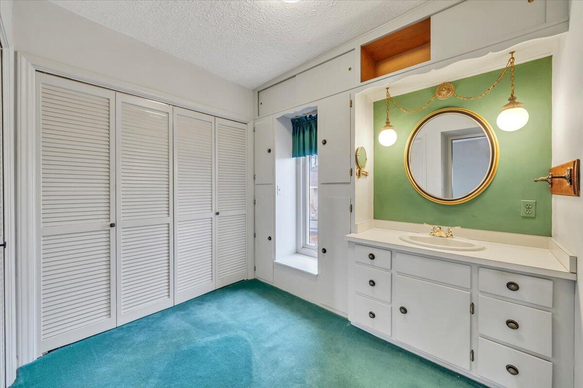 Huddleston, Virginia, 24104, United States, 5 Bedrooms Bedrooms, ,4 BathroomsBathrooms,Residential,Active,2023928