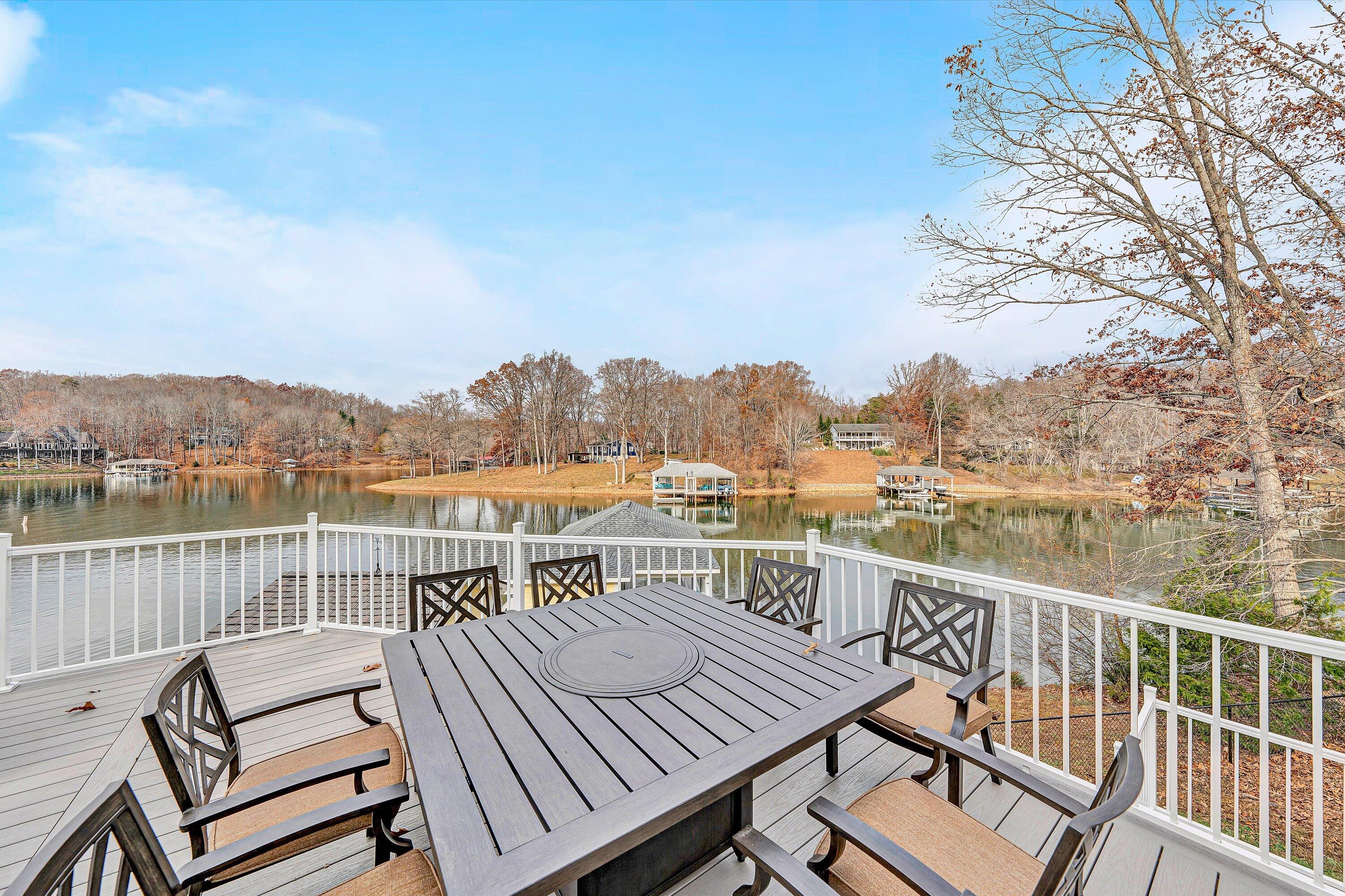 Wirtz, Virginia, 24184, United States, 5 Bedrooms Bedrooms, ,4 BathroomsBathrooms,Residential,Active,1998599