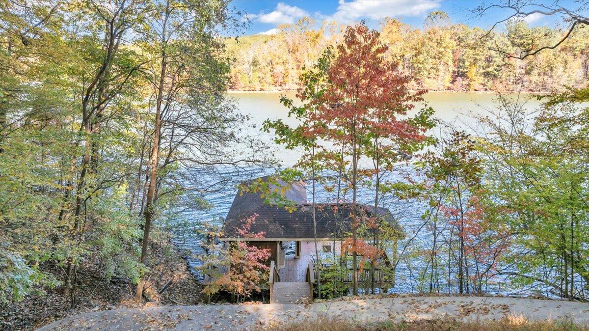 Wirtz, Virginia, 24184, United States, 4 Bedrooms Bedrooms, ,4 BathroomsBathrooms,Residential,Active,2007035