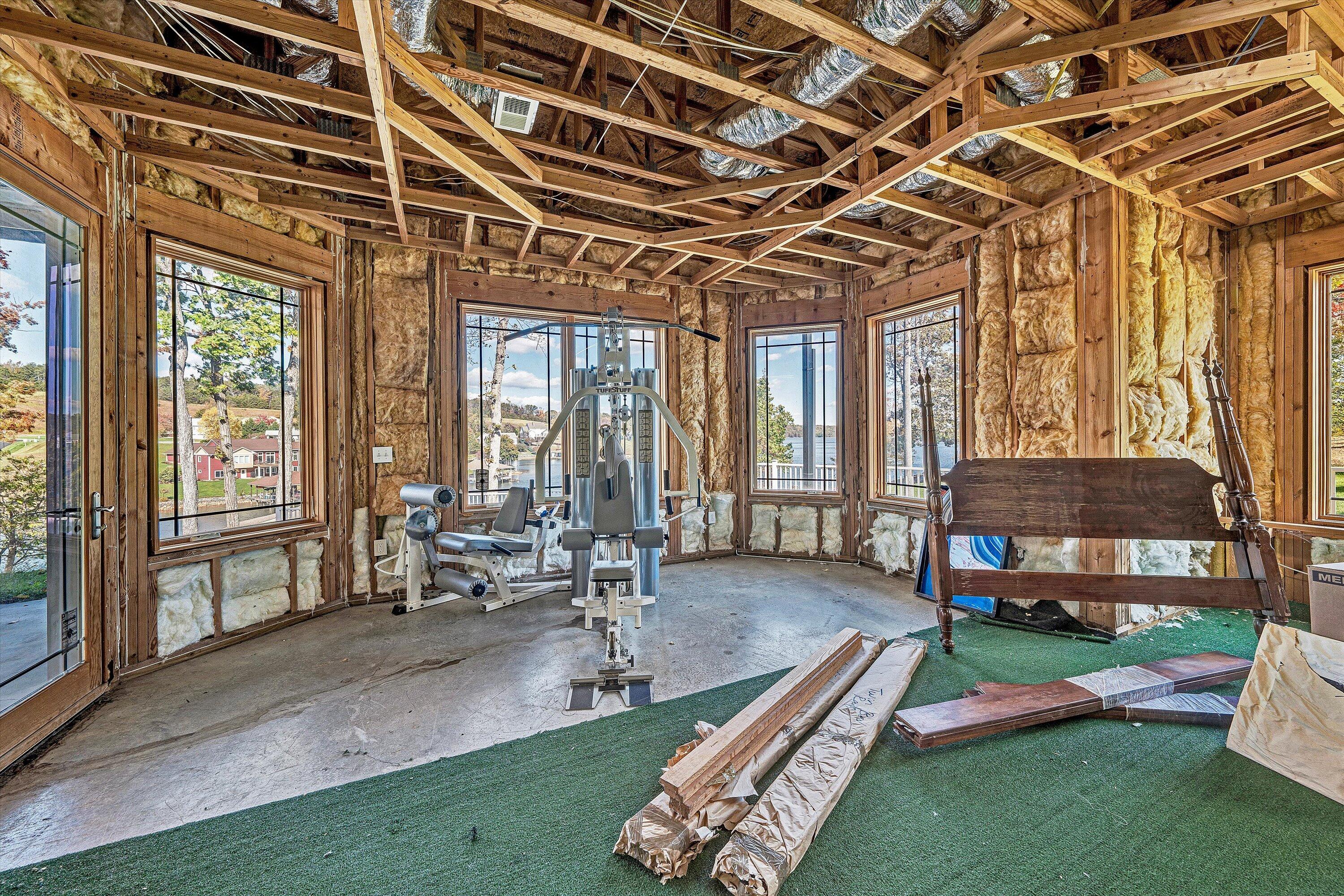 Moneta, Virginia, 24121, United States, 5 Bedrooms Bedrooms, ,6 BathroomsBathrooms,Residential,Active,1973555