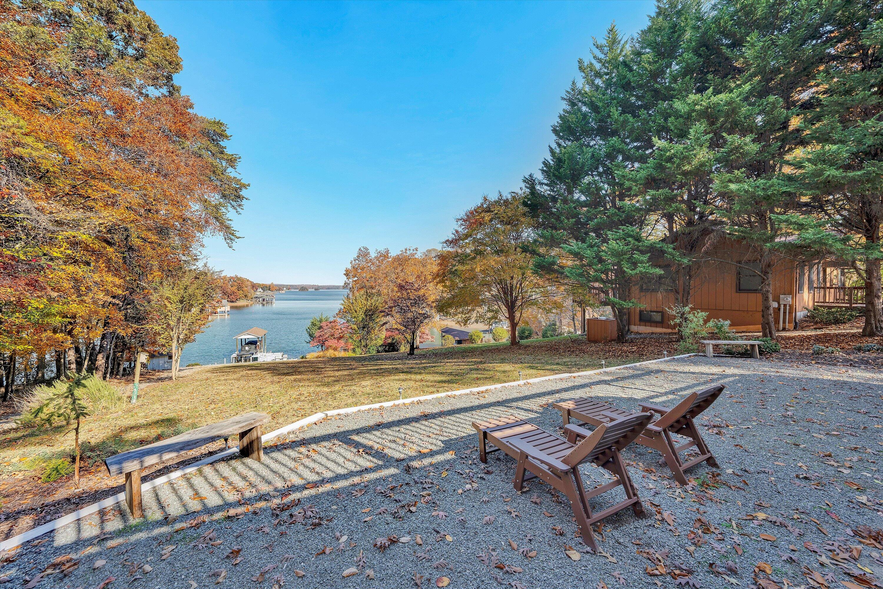 Moneta, Virginia, 24121, United States, 3 Bedrooms Bedrooms, ,3 BathroomsBathrooms,Residential,Active,1988476