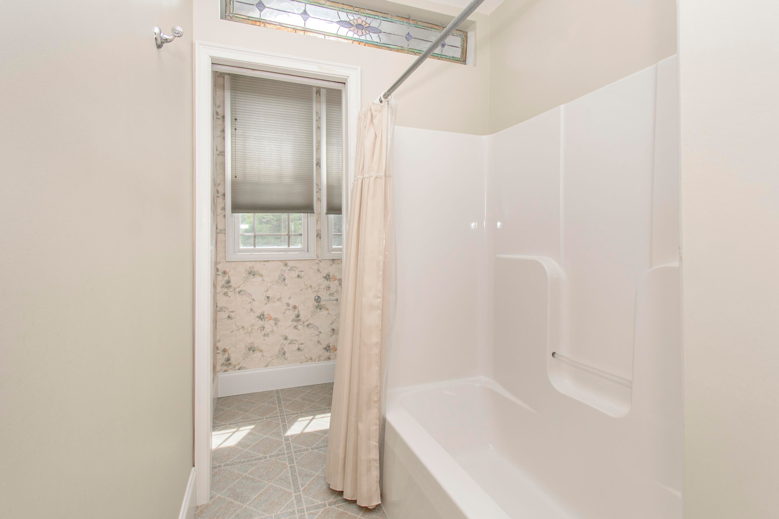 Catawba, Virginia, 24070, United States, 7 Bedrooms Bedrooms, ,6 BathroomsBathrooms,Residential,Active,1945254