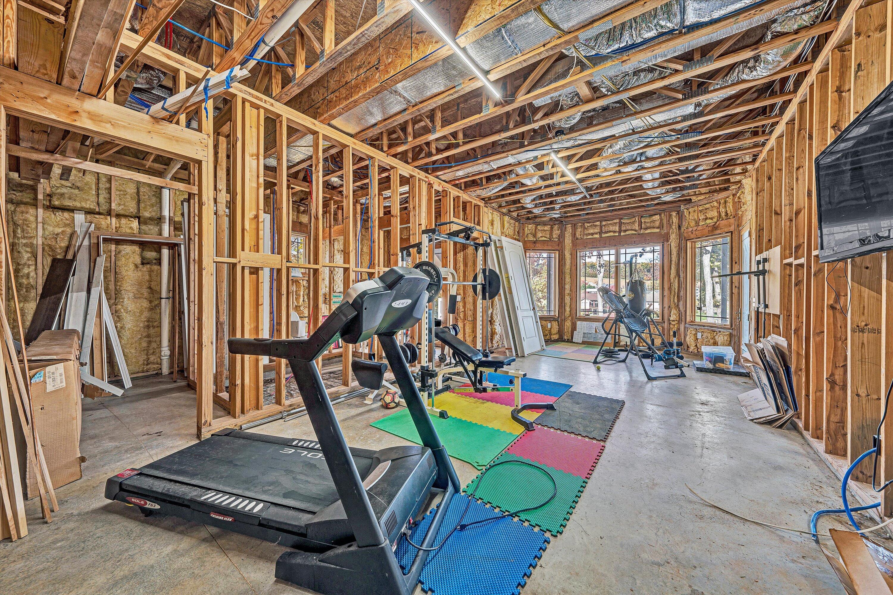 Moneta, Virginia, 24121, United States, 5 Bedrooms Bedrooms, ,6 BathroomsBathrooms,Residential,Active,1973555