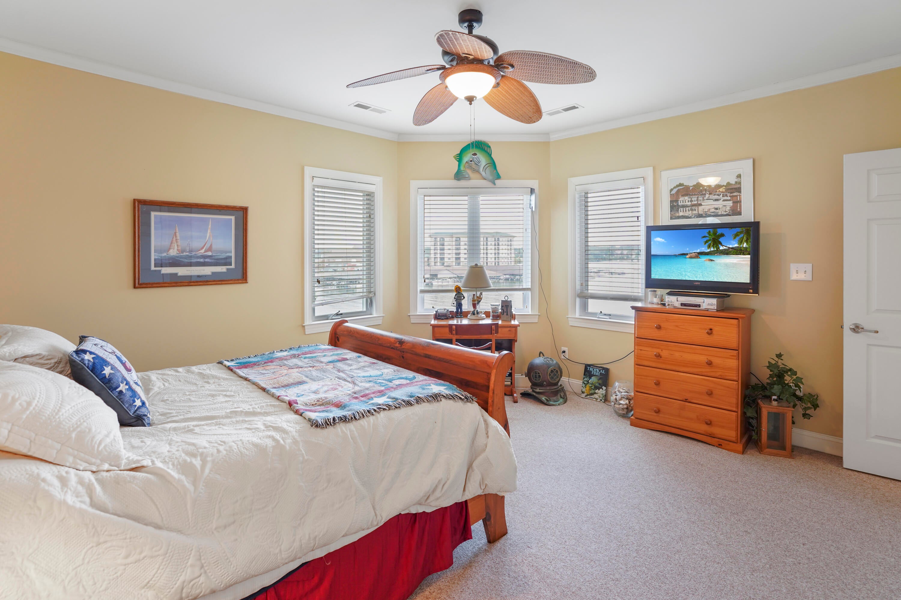 Moneta, Virginia, 24121, United States, 4 Bedrooms Bedrooms, ,4 BathroomsBathrooms,Residential,Active,1945250