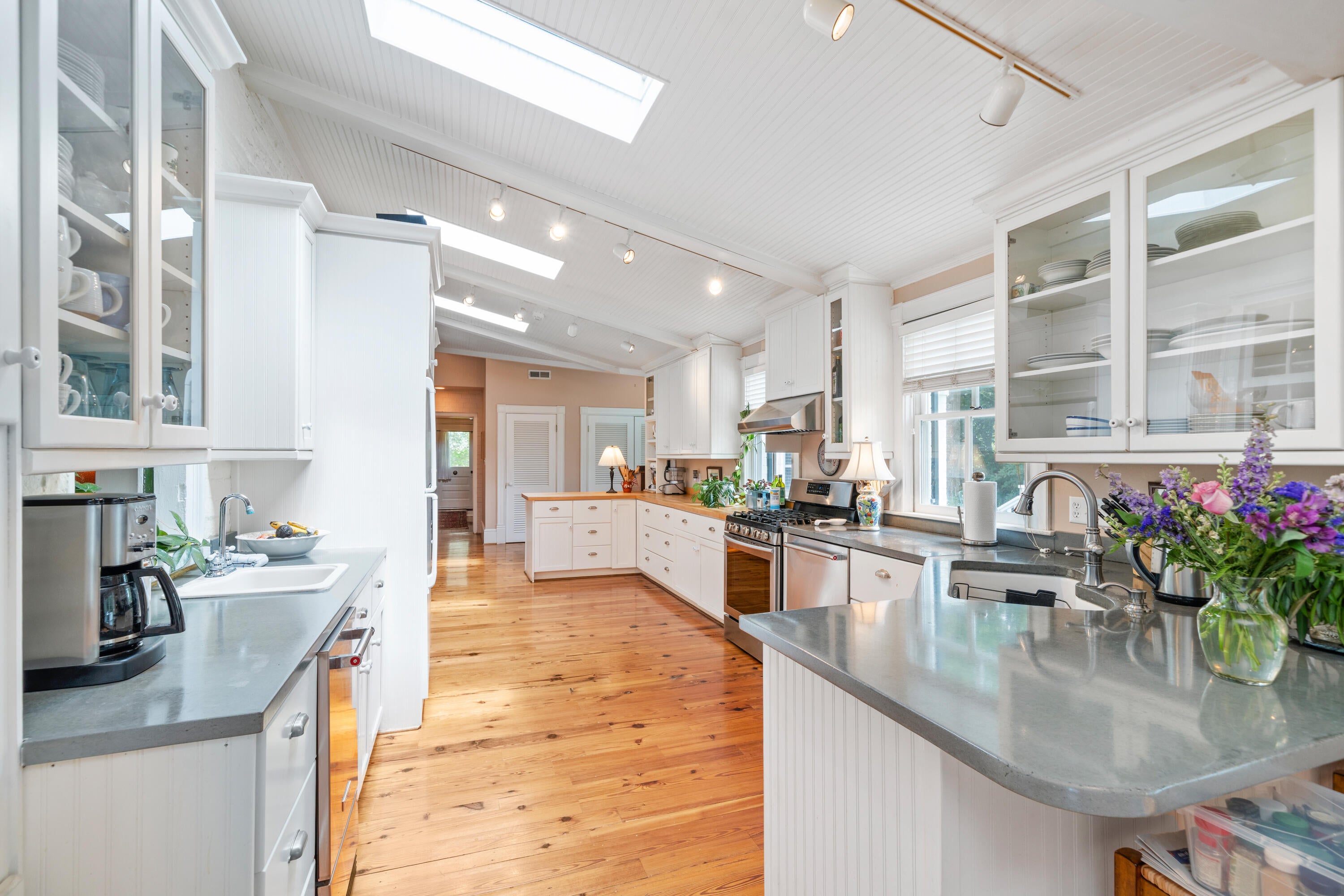 Troutville, Virginia, 24175, United States, 5 Bedrooms Bedrooms, ,4 BathroomsBathrooms,Residential,Active,1965837