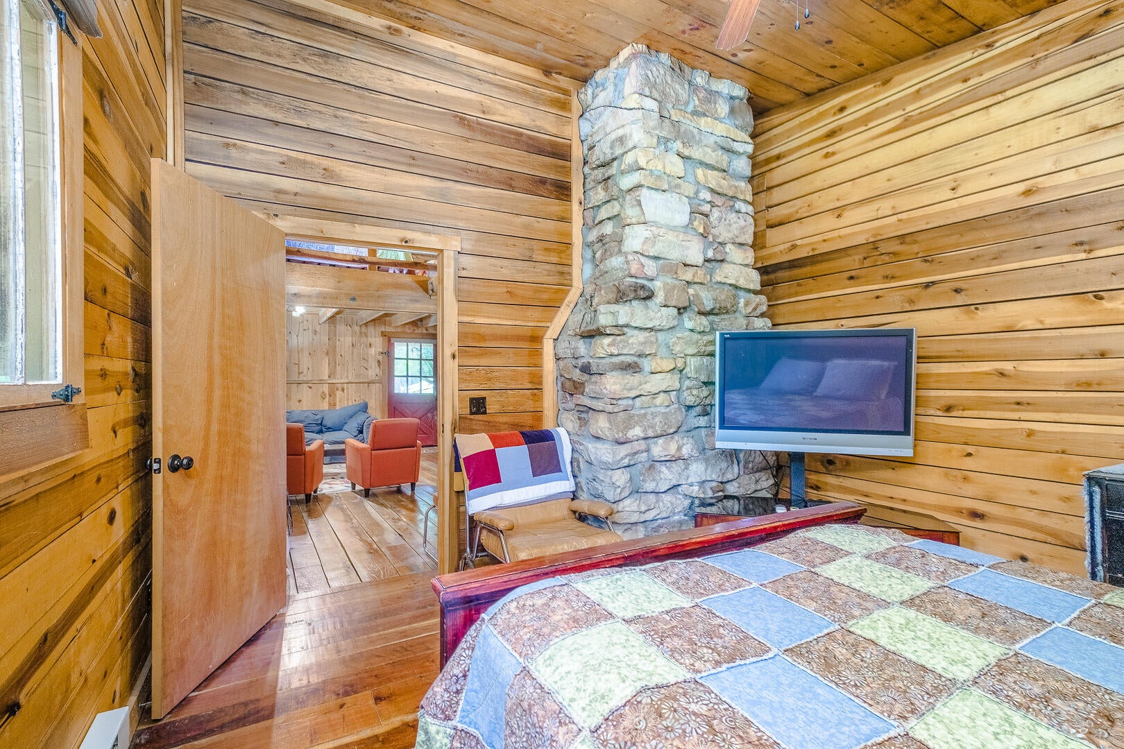 Catawba, Virginia, 24070, United States, 13 Bedrooms Bedrooms, ,15 BathroomsBathrooms,Residential,Active,1902950