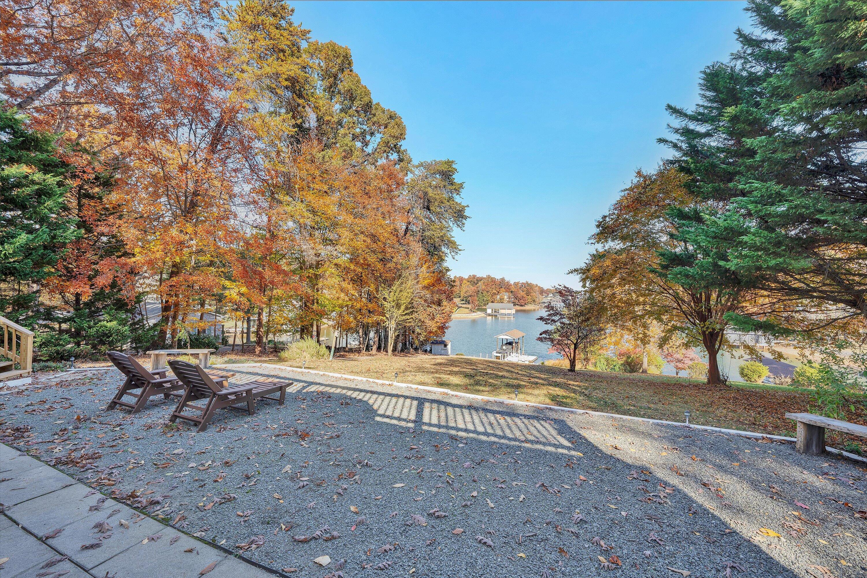 Moneta, Virginia, 24121, United States, 3 Bedrooms Bedrooms, ,3 BathroomsBathrooms,Residential,Active,1988476