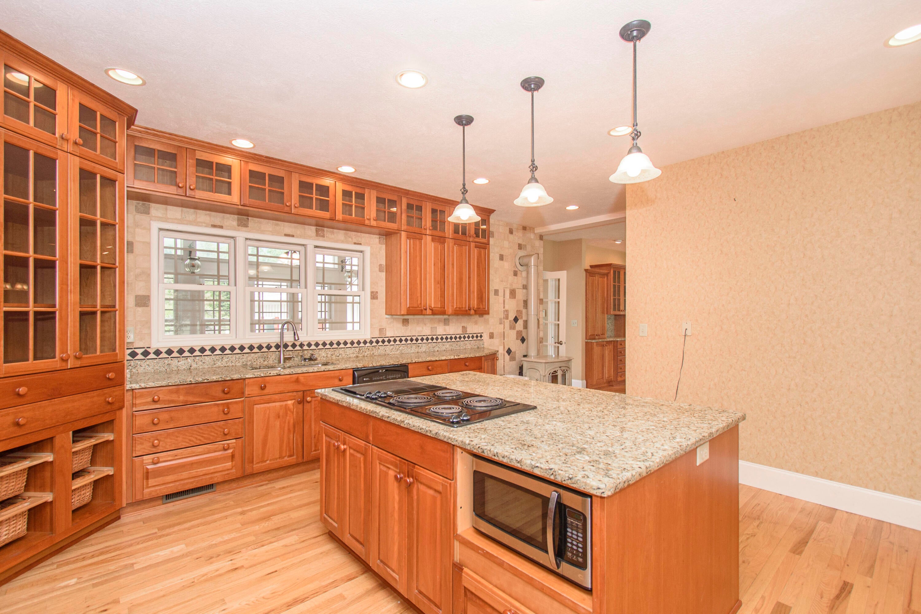 Catawba, Virginia, 24070, United States, 7 Bedrooms Bedrooms, ,6 BathroomsBathrooms,Residential,Active,1945254