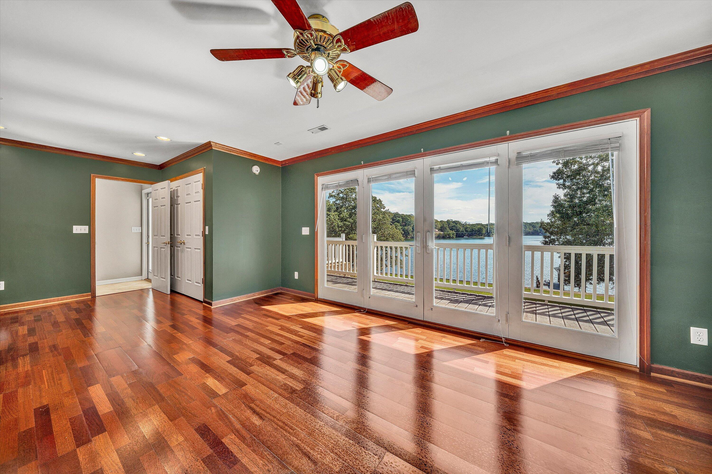 Moneta, Virginia, 24121, United States, 6 Bedrooms Bedrooms, ,7 BathroomsBathrooms,Residential,Active,1953664