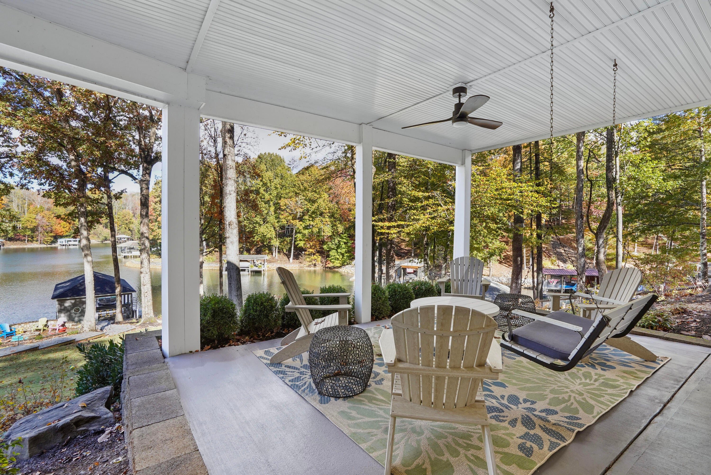 Moneta, Virginia, 24121, United States, 4 Bedrooms Bedrooms, ,4 BathroomsBathrooms,Residential,Active,1988441