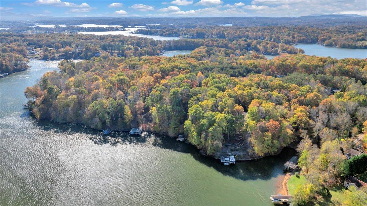 Wirtz, Virginia, 24184, United States, 4 Bedrooms Bedrooms, ,4 BathroomsBathrooms,Residential,Active,2007035