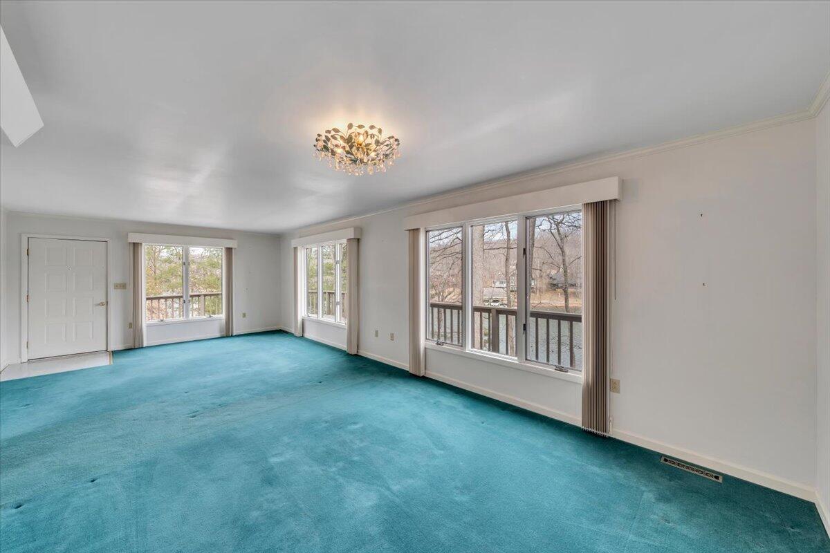 Huddleston, Virginia, 24104, United States, 5 Bedrooms Bedrooms, ,4 BathroomsBathrooms,Residential,Active,2023928