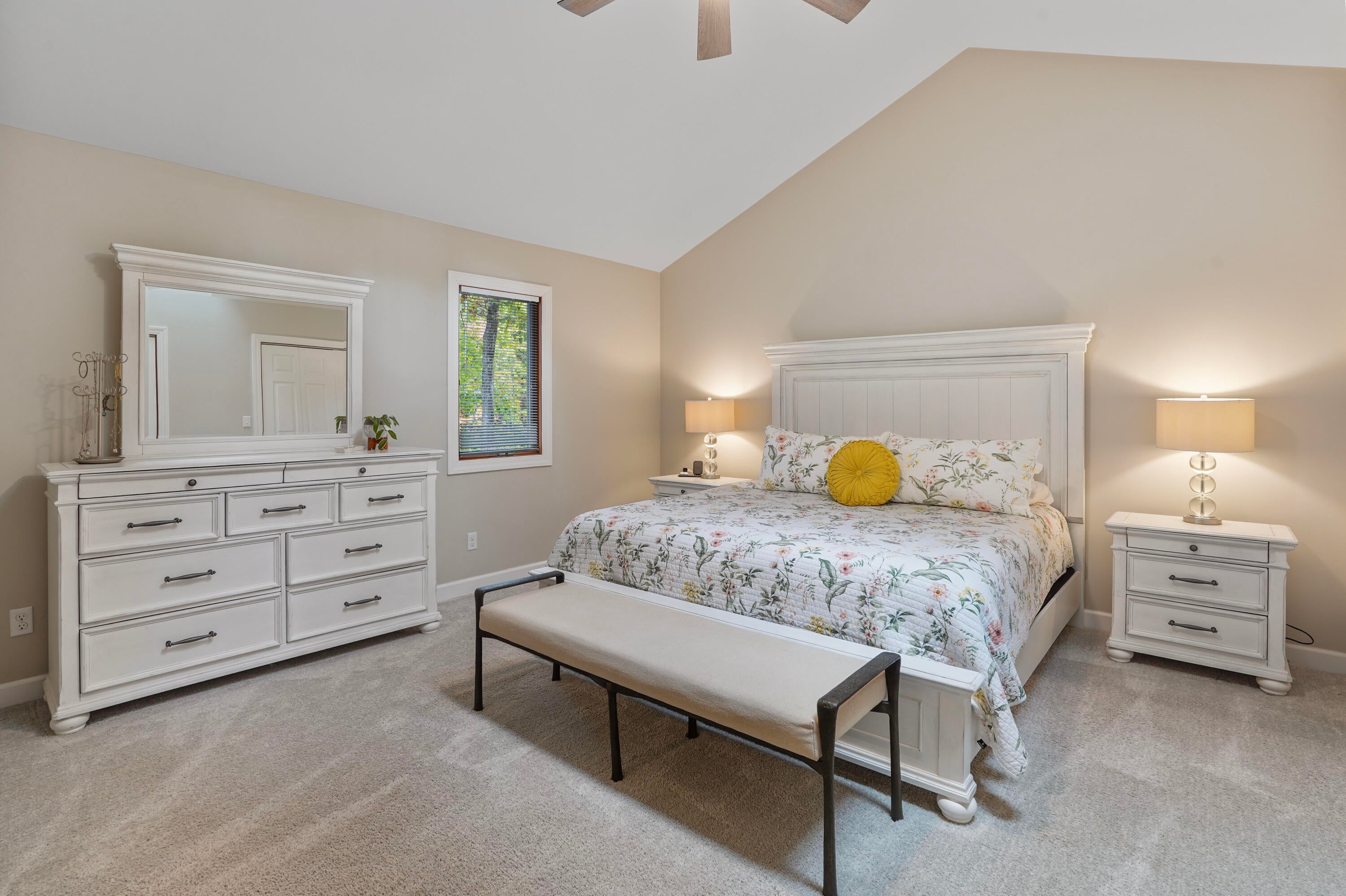 Moneta, Virginia, 24121, United States, 4 Bedrooms Bedrooms, ,4 BathroomsBathrooms,Residential,Active,1988441