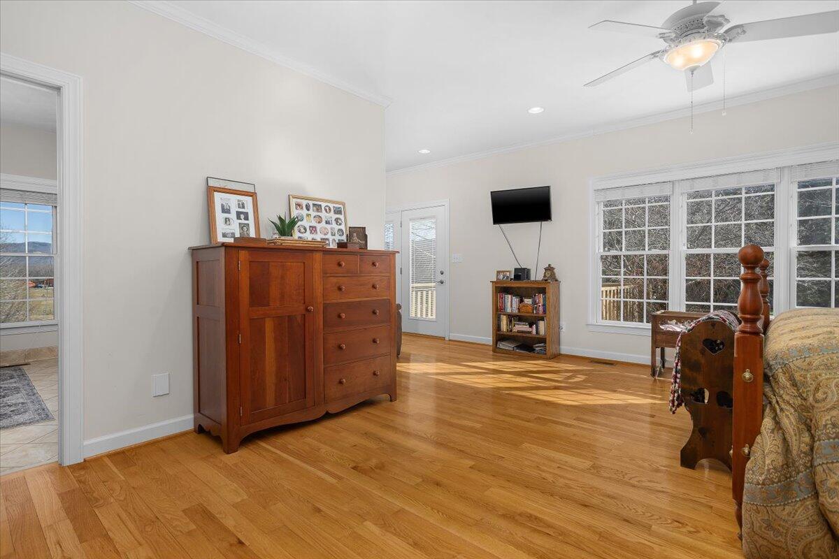 Fincastle, Virginia, 24090, United States, 3 Bedrooms Bedrooms, ,4 BathroomsBathrooms,Residential,Active,1945492