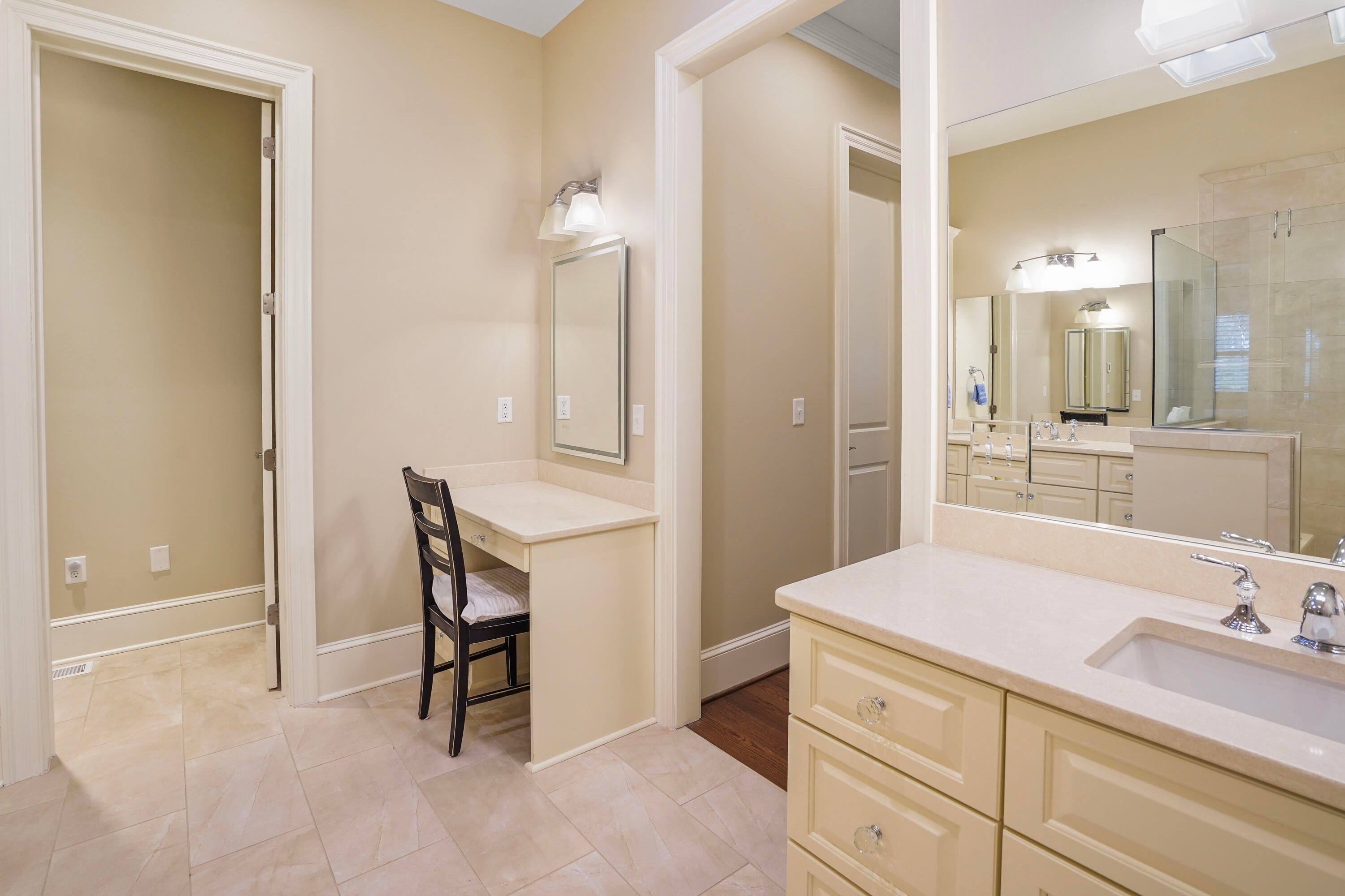 Penhook, Virginia, 24137, United States, 4 Bedrooms Bedrooms, ,5 BathroomsBathrooms,Residential,Active,1952443