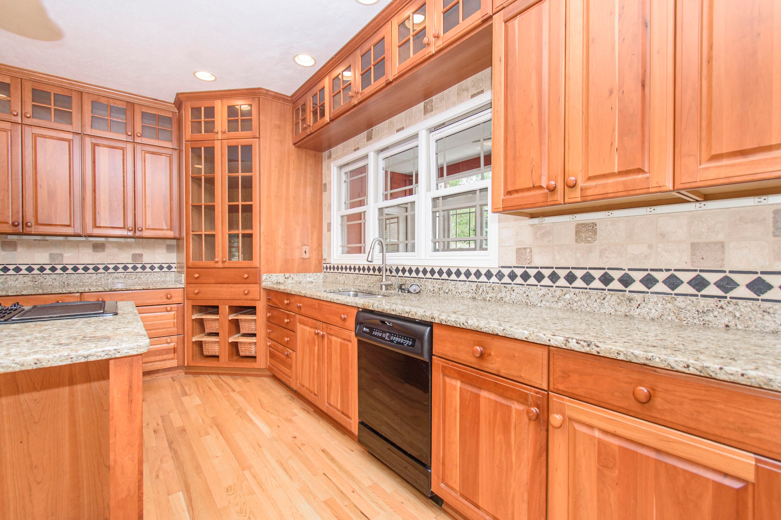 Catawba, Virginia, 24070, United States, 7 Bedrooms Bedrooms, ,6 BathroomsBathrooms,Residential,Active,1945254