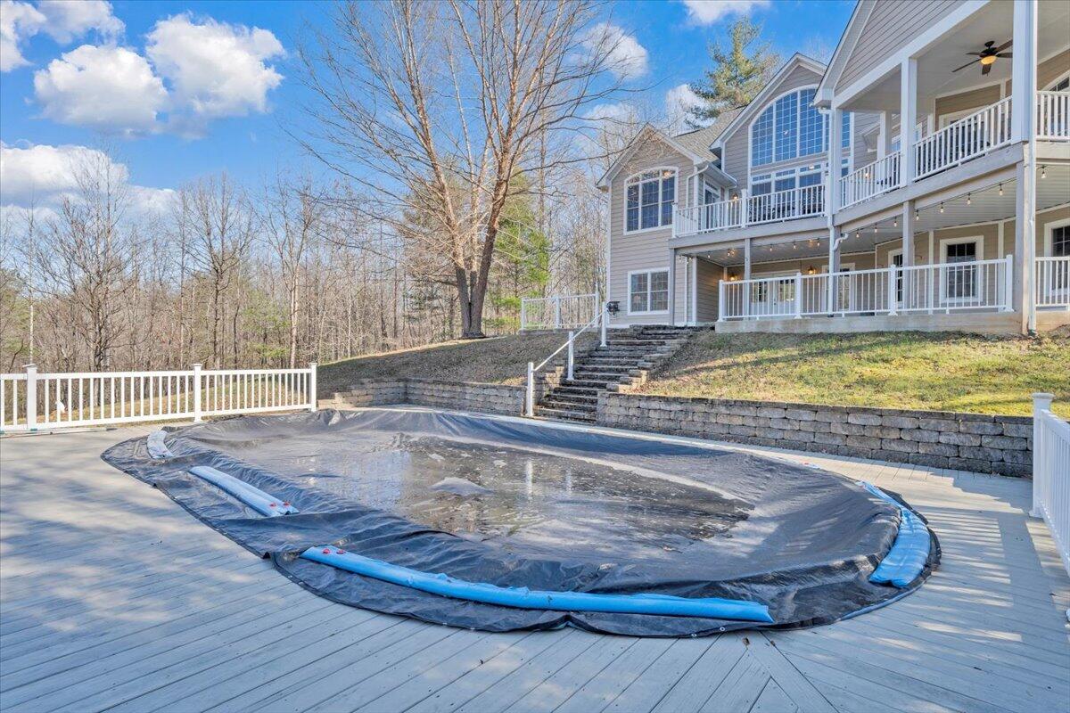 Roanoke, Virginia, 24014, United States, 4 Bedrooms Bedrooms, ,4 BathroomsBathrooms,Residential,Active,2001334