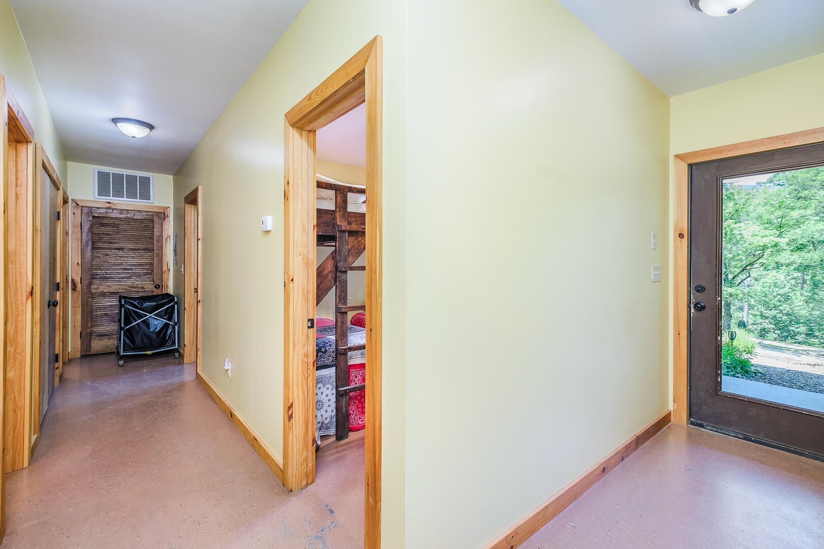 Catawba, Virginia, 24070, United States, 13 Bedrooms Bedrooms, ,15 BathroomsBathrooms,Residential,Active,1902950
