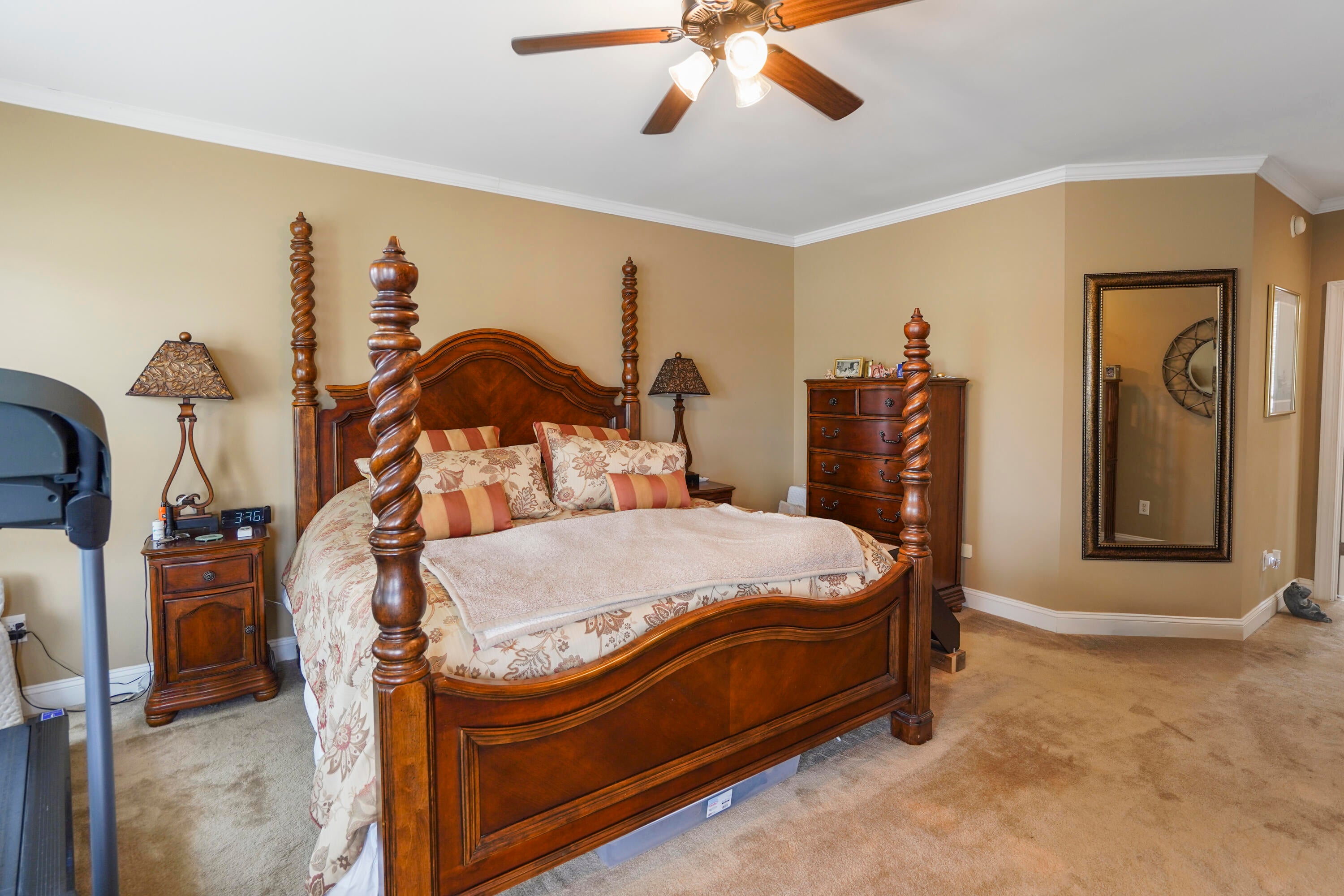 Moneta, Virginia, 24121, United States, 4 Bedrooms Bedrooms, ,4 BathroomsBathrooms,Residential,Active,1945250