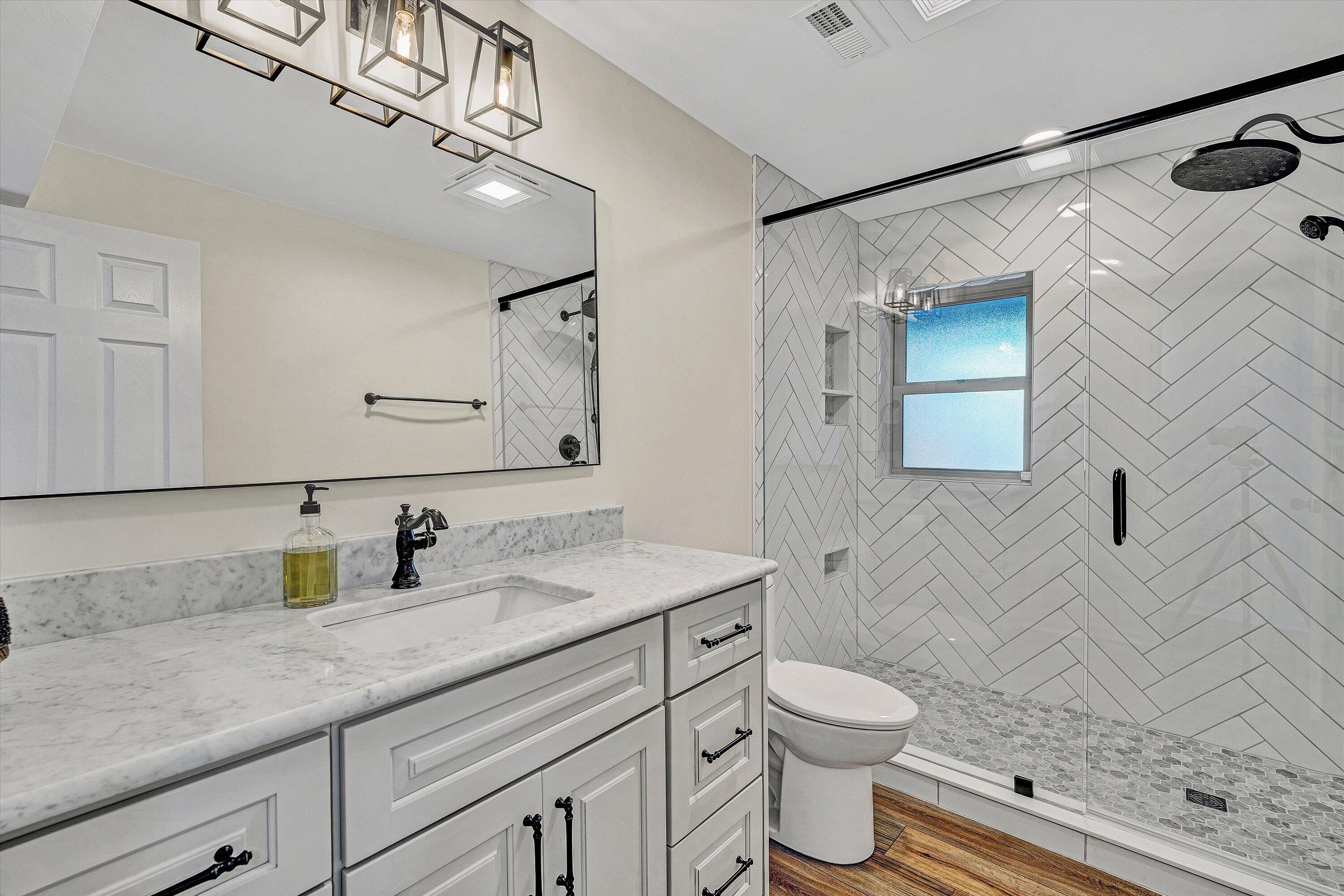 Moneta, Virginia, 24121, United States, 3 Bedrooms Bedrooms, ,3 BathroomsBathrooms,Residential,Active,1988476