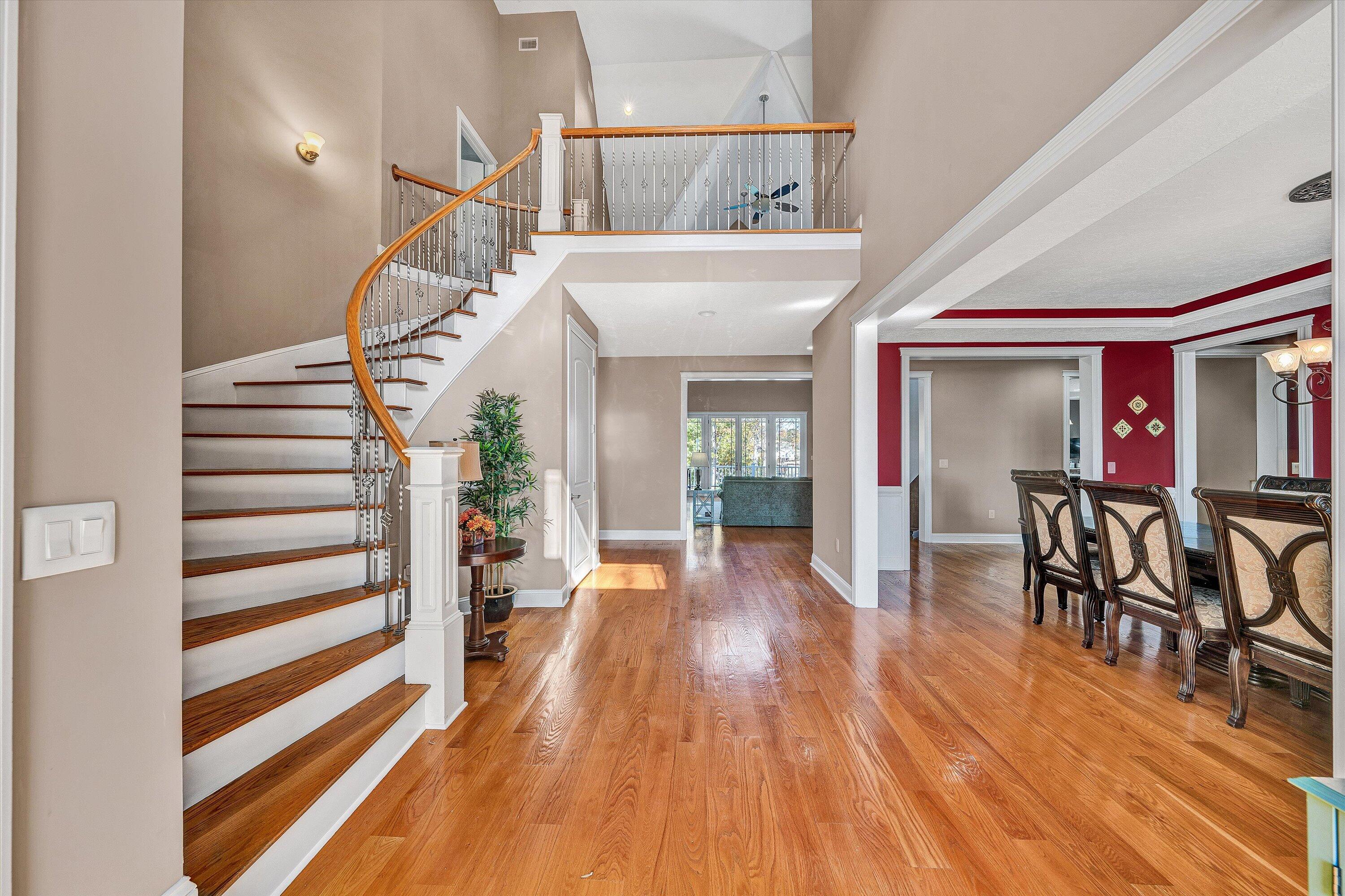 Moneta, Virginia, 24121, United States, 5 Bedrooms Bedrooms, ,6 BathroomsBathrooms,Residential,Active,1973555