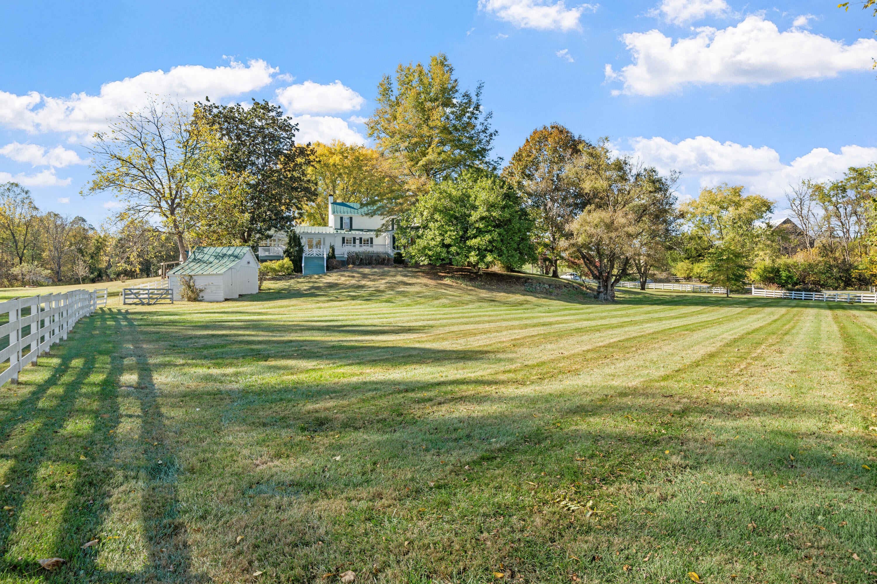 Troutville, Virginia, 24175, United States, 5 Bedrooms Bedrooms, ,4 BathroomsBathrooms,Residential,Active,1965837