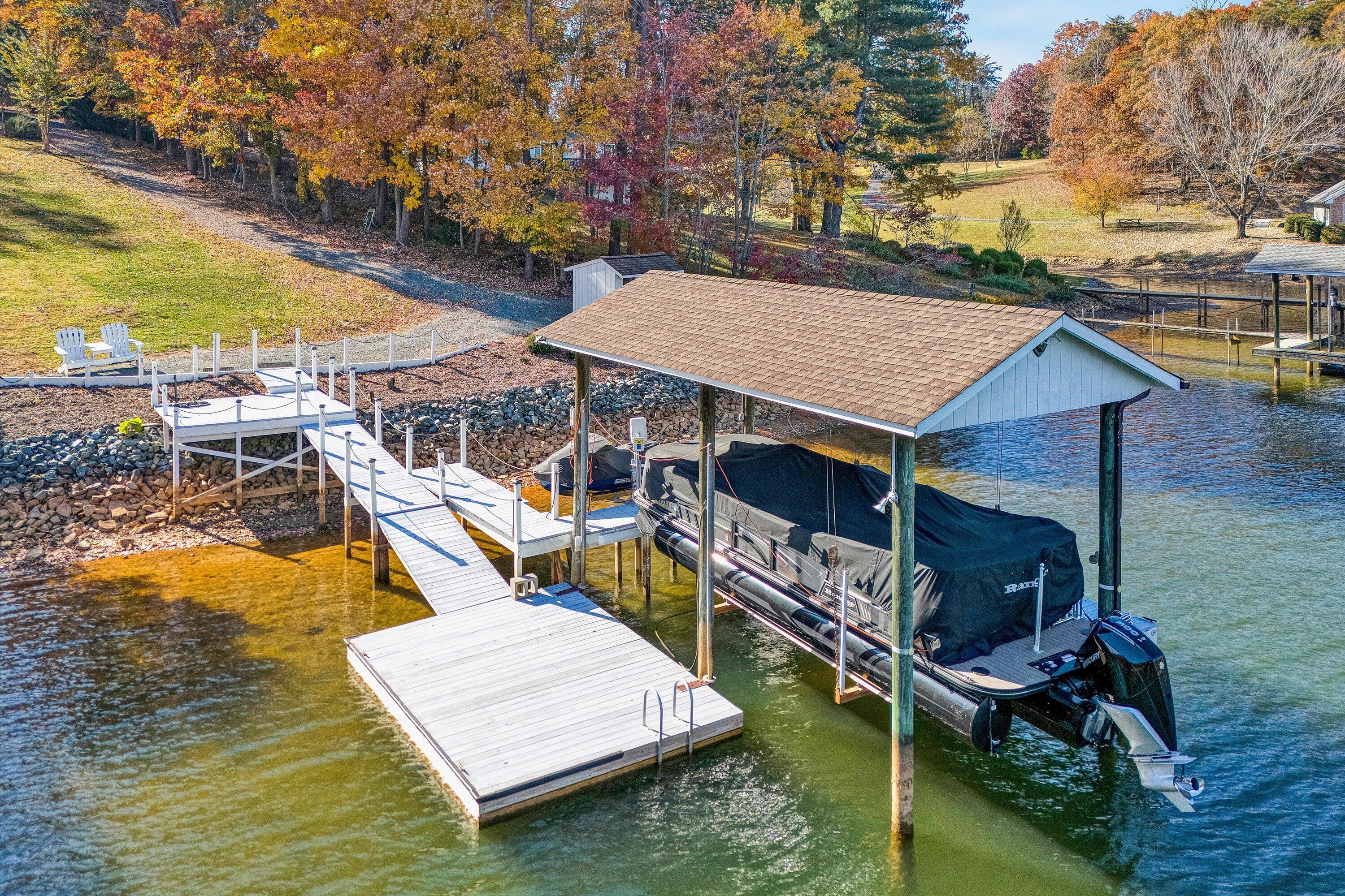 Moneta, Virginia, 24121, United States, 3 Bedrooms Bedrooms, ,3 BathroomsBathrooms,Residential,Active,1988476