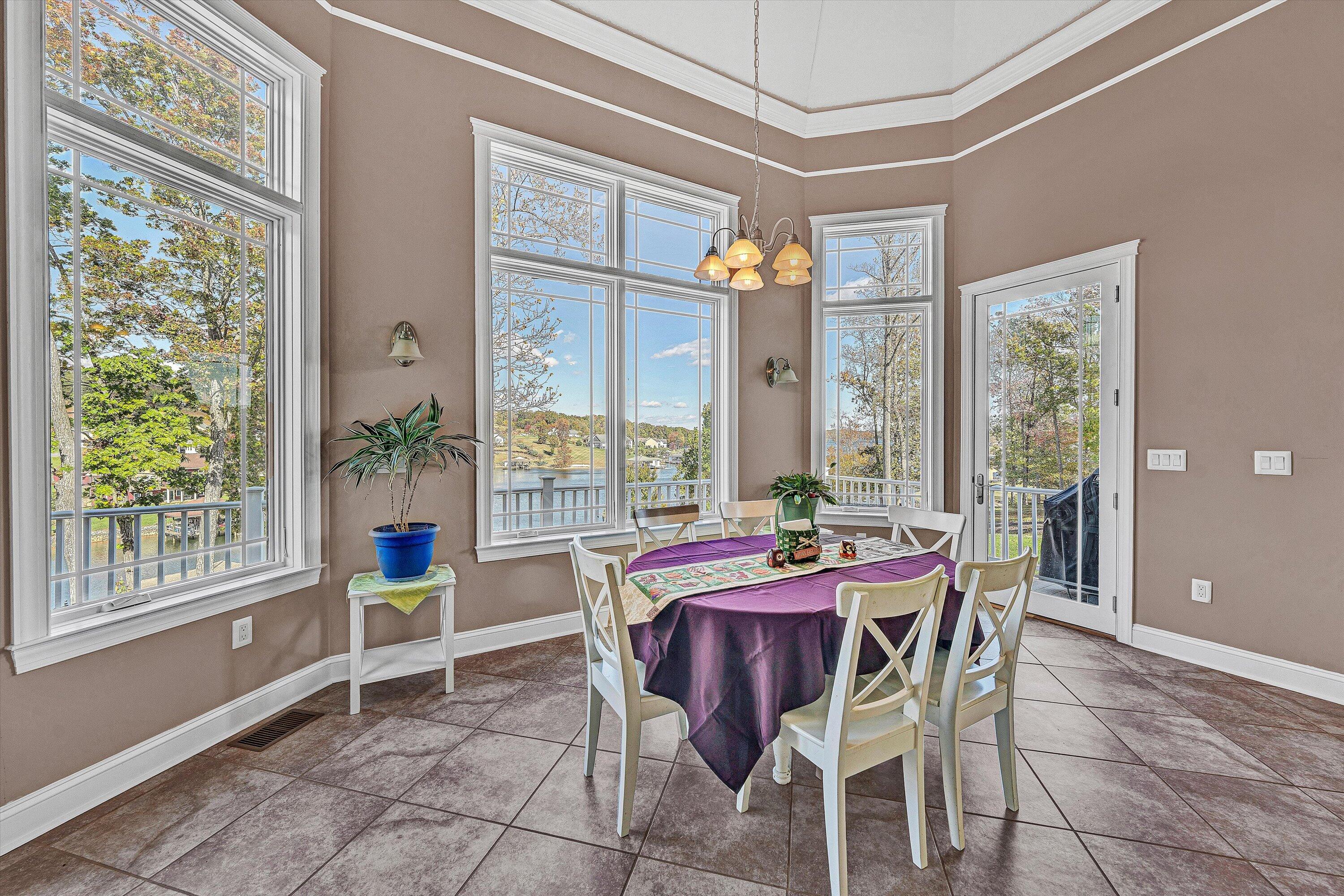 Moneta, Virginia, 24121, United States, 5 Bedrooms Bedrooms, ,6 BathroomsBathrooms,Residential,Active,1973555