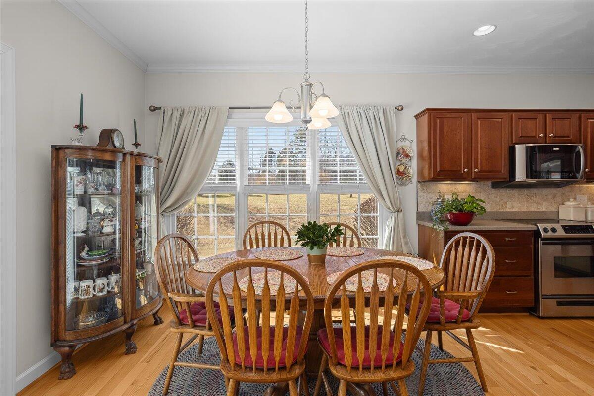 Fincastle, Virginia, 24090, United States, 3 Bedrooms Bedrooms, ,4 BathroomsBathrooms,Residential,Active,1945492