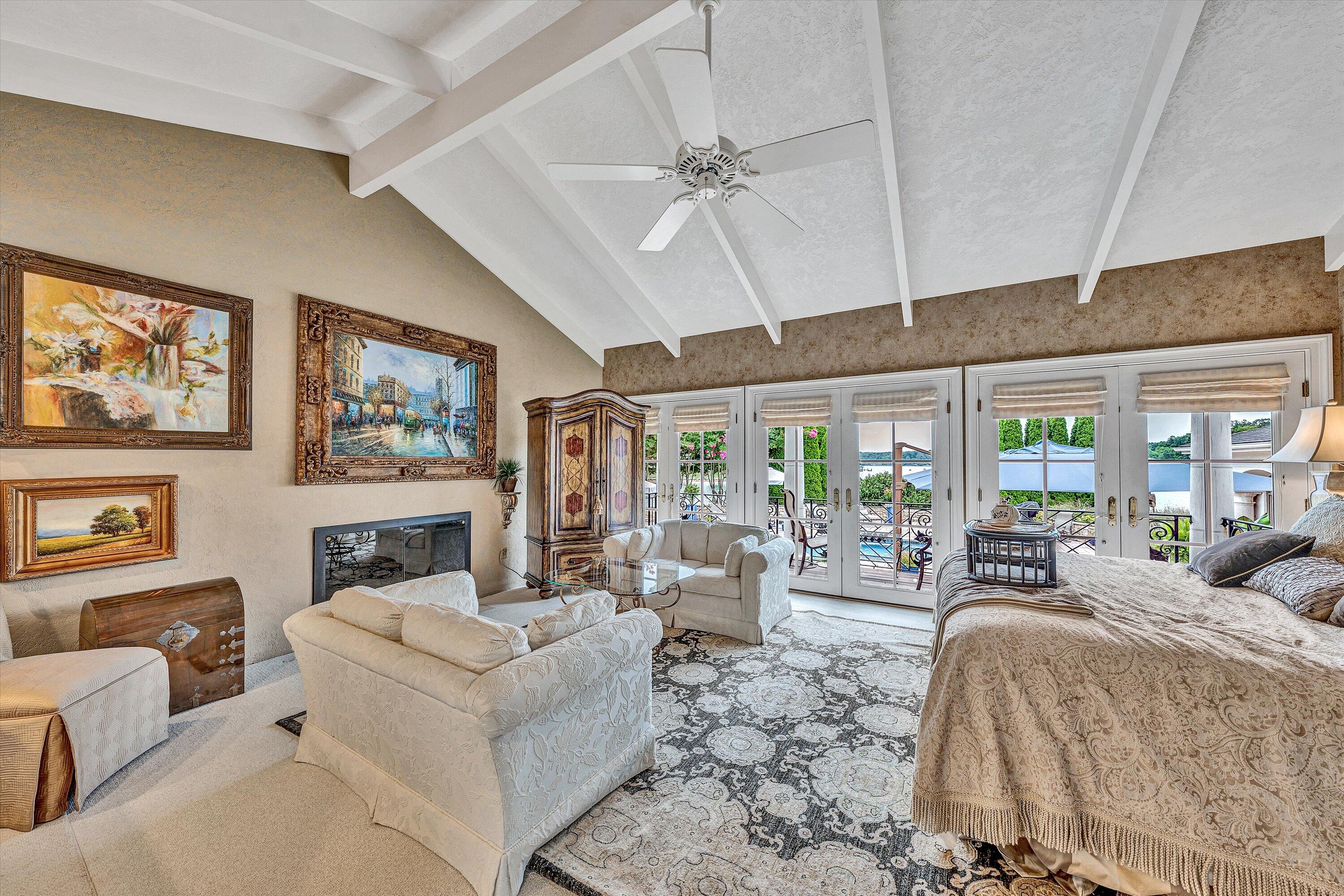 Moneta, Virginia, 24121, United States, 5 Bedrooms Bedrooms, ,9 BathroomsBathrooms,Residential,Active,1919403