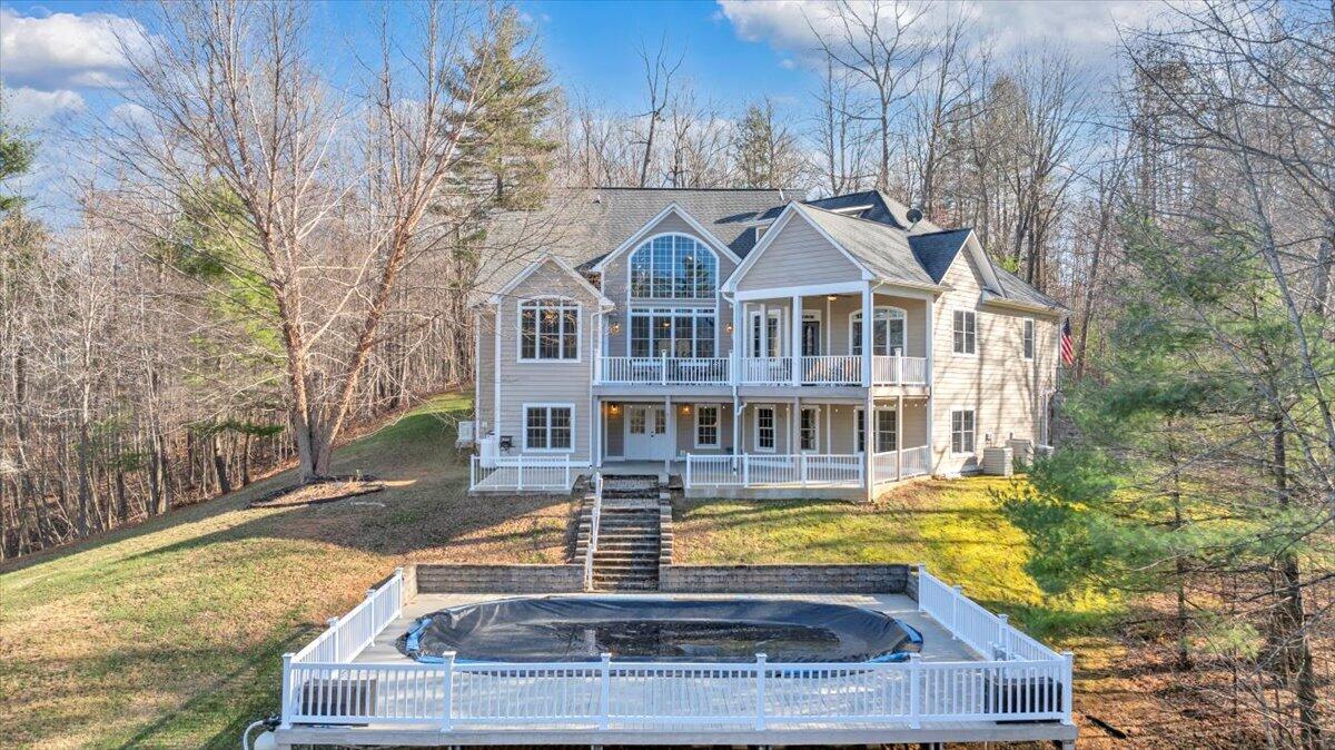 Roanoke, Virginia, 24014, United States, 4 Bedrooms Bedrooms, ,4 BathroomsBathrooms,Residential,Active,2001334