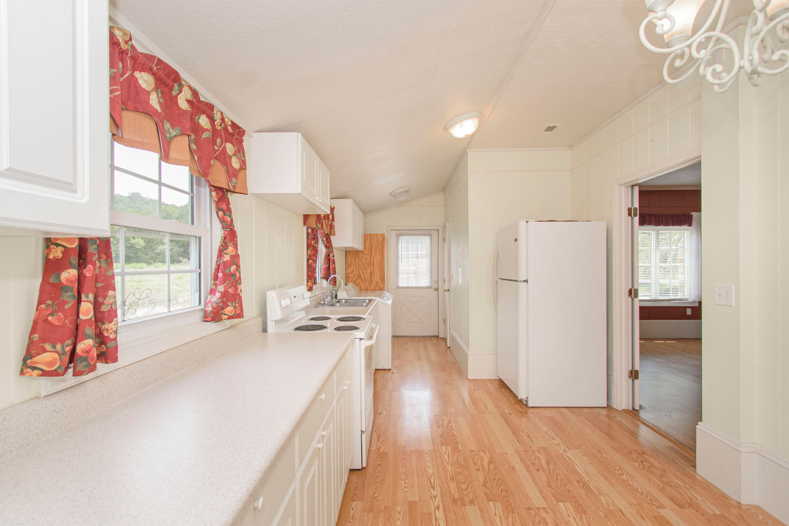 Catawba, Virginia, 24070, United States, 7 Bedrooms Bedrooms, ,6 BathroomsBathrooms,Residential,Active,1945254