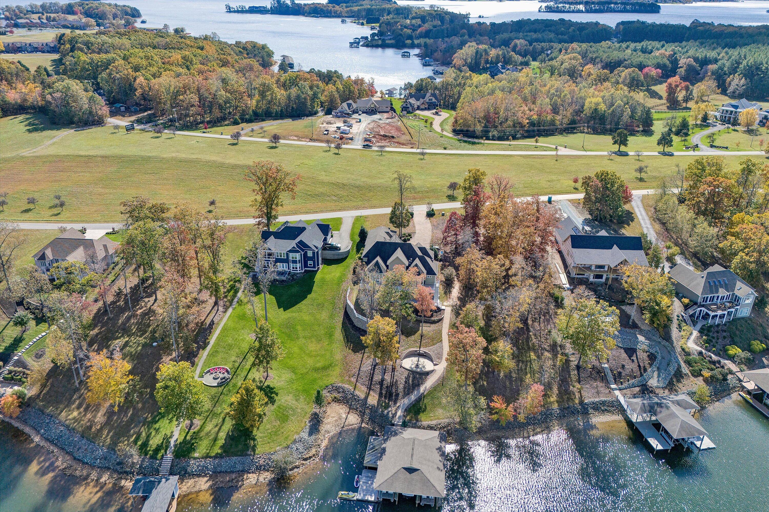 Moneta, Virginia, 24121, United States, 5 Bedrooms Bedrooms, ,6 BathroomsBathrooms,Residential,Active,1973555