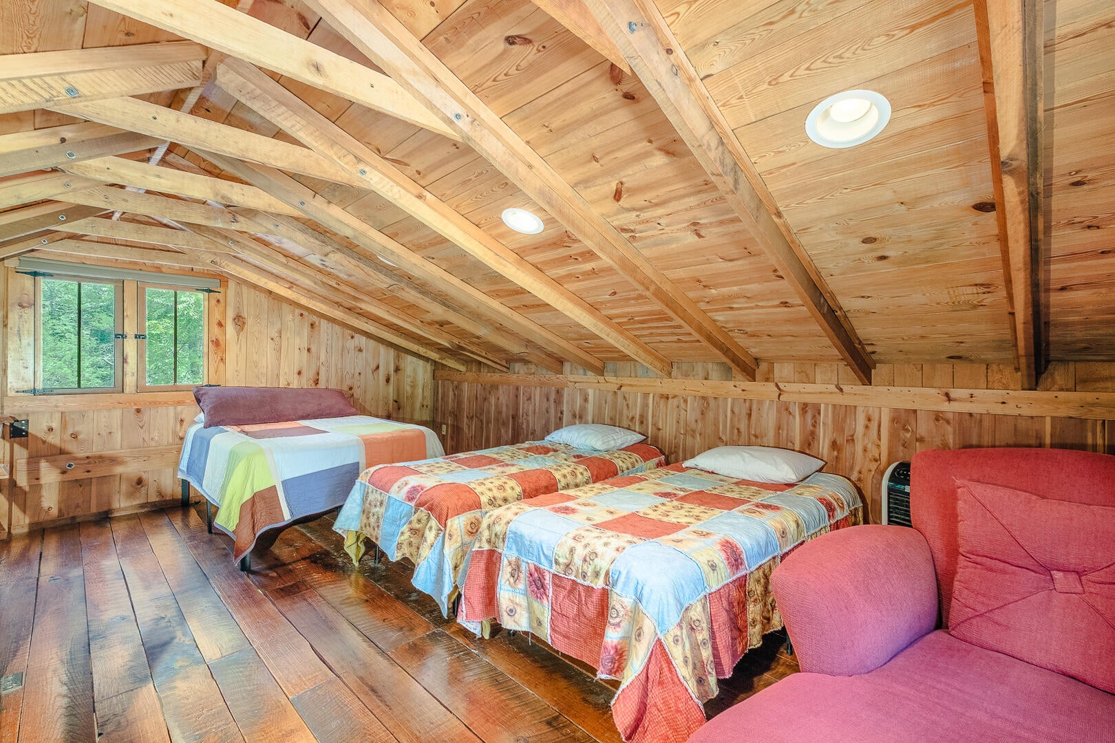Catawba, Virginia, 24070, United States, 13 Bedrooms Bedrooms, ,15 BathroomsBathrooms,Residential,Active,1902950