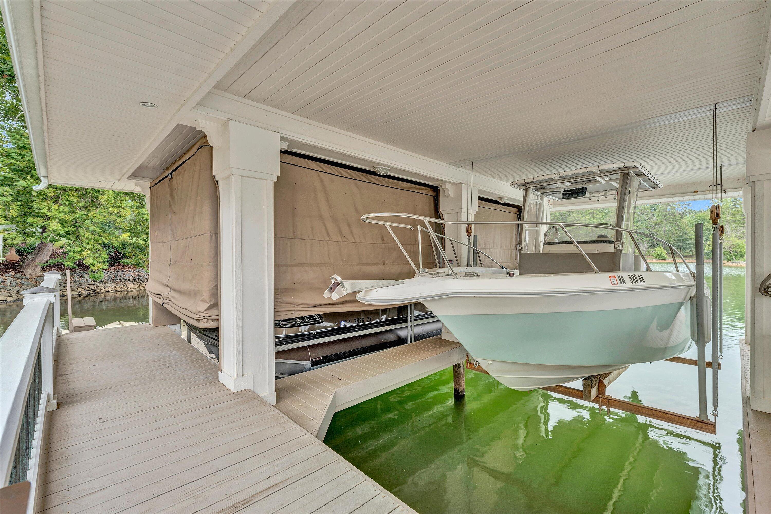 Moneta, Virginia, 24121, United States, 5 Bedrooms Bedrooms, ,9 BathroomsBathrooms,Residential,Active,1919403