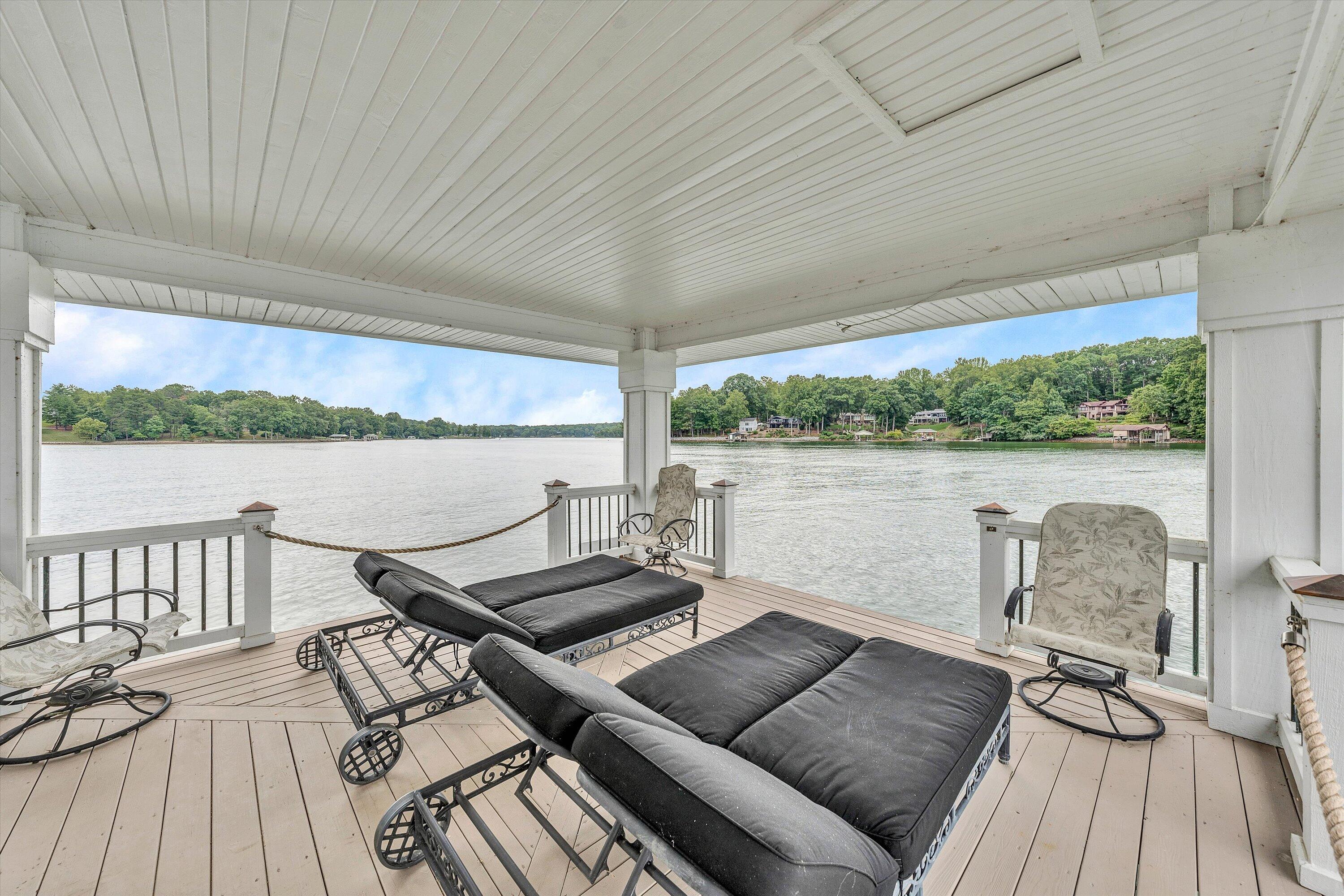 Moneta, Virginia, 24121, United States, 5 Bedrooms Bedrooms, ,9 BathroomsBathrooms,Residential,Active,1919403