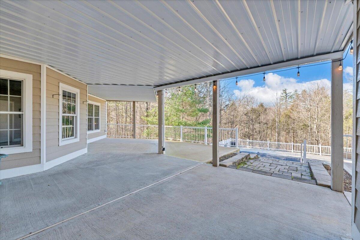 Roanoke, Virginia, 24014, United States, 4 Bedrooms Bedrooms, ,4 BathroomsBathrooms,Residential,Active,2001334