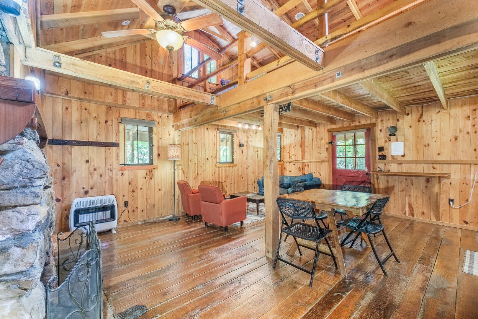 Catawba, Virginia, 24070, United States, 13 Bedrooms Bedrooms, ,15 BathroomsBathrooms,Residential,Active,1902950
